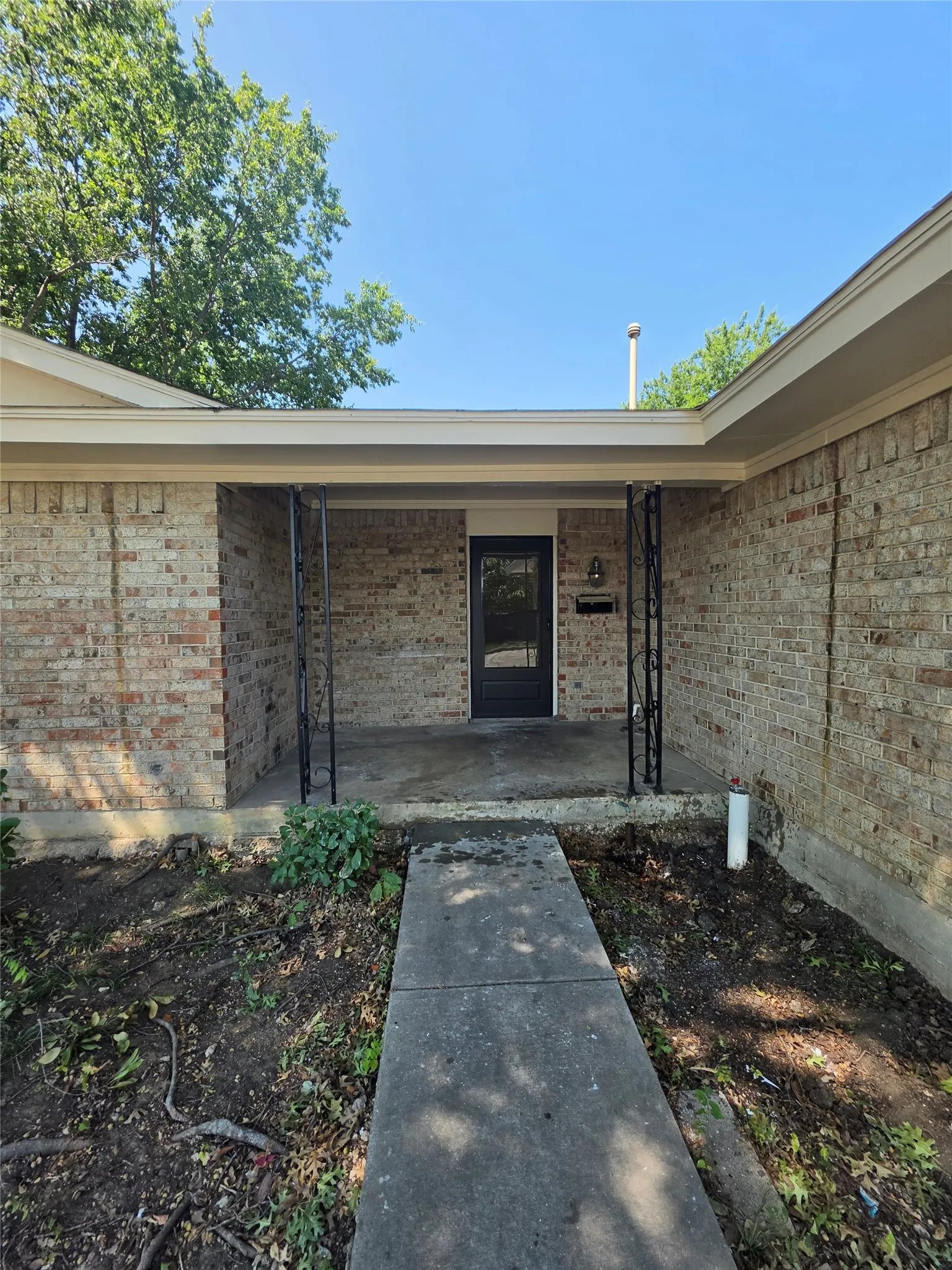 Single Family Residence For Rent in Dallas County , 2604 Candleberry Drive, Mesquite, Texas 75149, 3 Bedroom, 2 Bathroom, 2 Garage spaces, 1,348 Sqft, built in 1967, mls#21347314, Real Estate Agent in Mesquite, Homes For Rent in Dallas county, Homes For Rent in Mesquite, Realtor in Mesquite Texas, Real Estate Brokerage Independent Realty Texas, Luminita Cordes Realtor