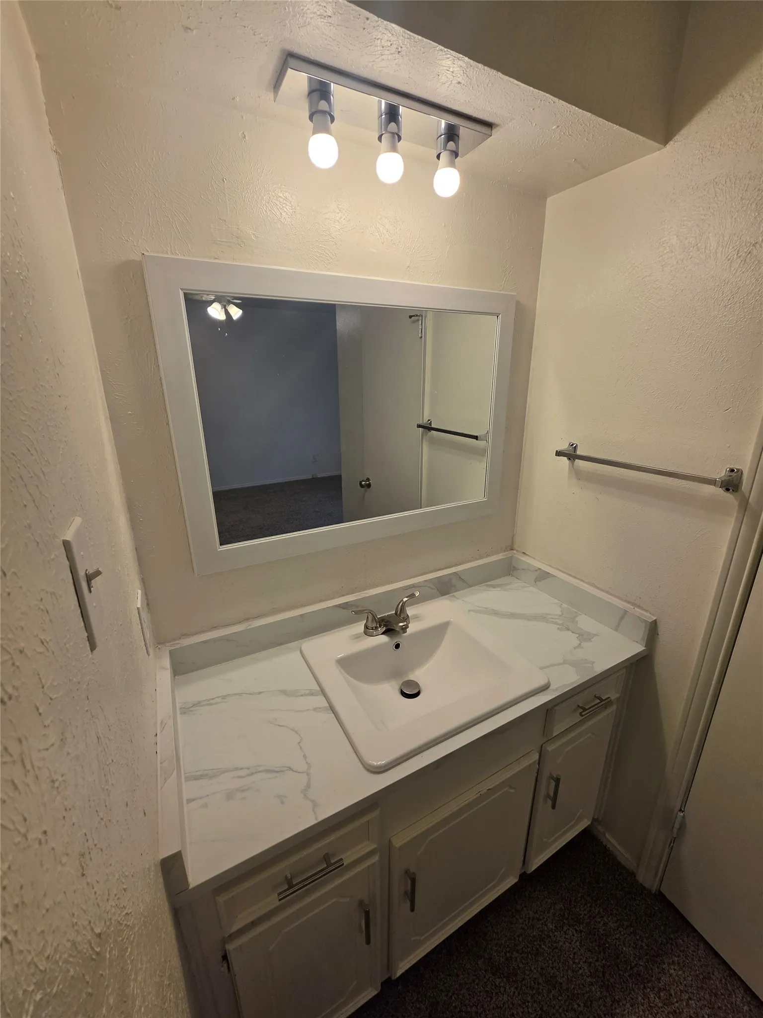 Single Family Residence For Rent in Dallas County , 2604 Candleberry Drive, Mesquite, Texas 75149, 3 Bedroom, 2 Bathroom, 2 Garage spaces, 1,348 Sqft, built in 1967, mls#21347314, Real Estate Agent in Mesquite, Homes For Rent in Dallas county, Homes For Rent in Mesquite, Realtor in Mesquite Texas, Real Estate Brokerage Independent Realty Texas, Luminita Cordes Realtor