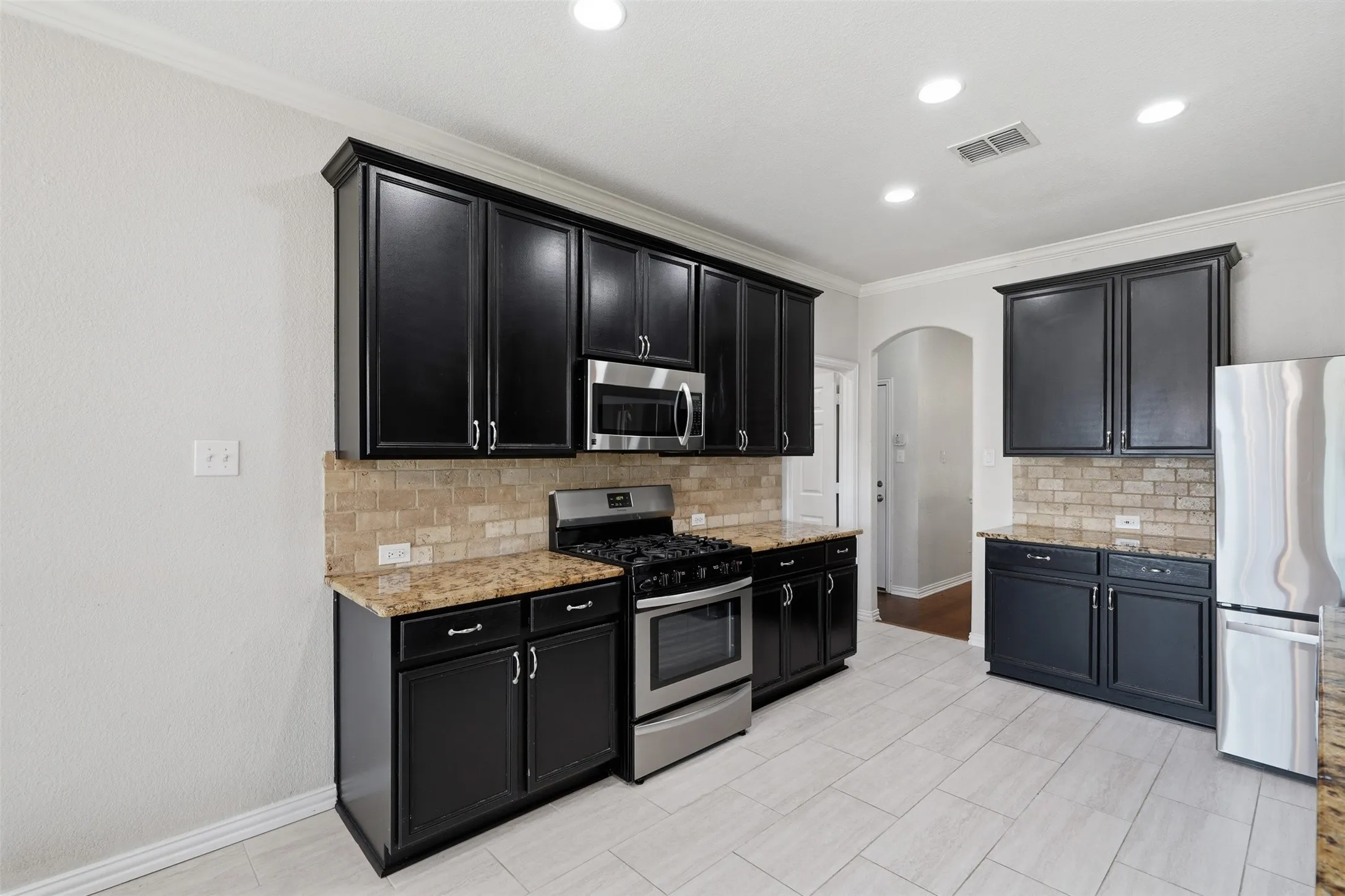 Single Family Residence For Rent in Collin County , 404 Tarpan Trail, Celina, Texas 75009, 5 Bedroom, 4 Bathroom, 2 Garage spaces, 2,852 Sqft, built in 2005, mls#21343653, Real Estate Agent in Celina, Homes For Rent in Collin county, Homes For Rent in Celina, Realtor in Celina Texas, Real Estate Brokerage Independent Realty Texas, Luminita Cordes Realtor
