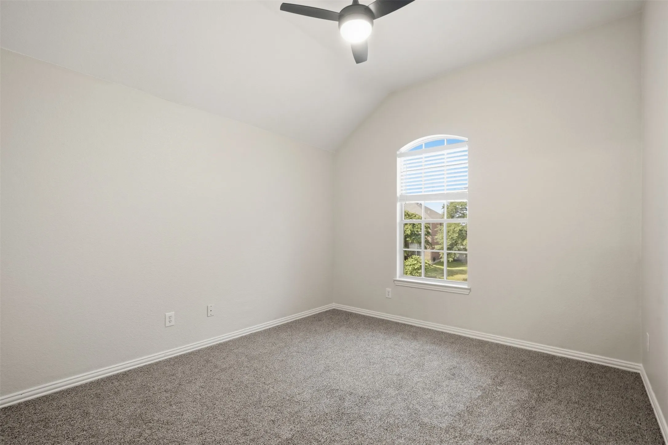 Single Family Residence For Rent in Collin County , 404 Tarpan Trail, Celina, Texas 75009, 5 Bedroom, 4 Bathroom, 2 Garage spaces, 2,852 Sqft, built in 2005, mls#21343653, Real Estate Agent in Celina, Homes For Rent in Collin county, Homes For Rent in Celina, Realtor in Celina Texas, Real Estate Brokerage Independent Realty Texas, Luminita Cordes Realtor