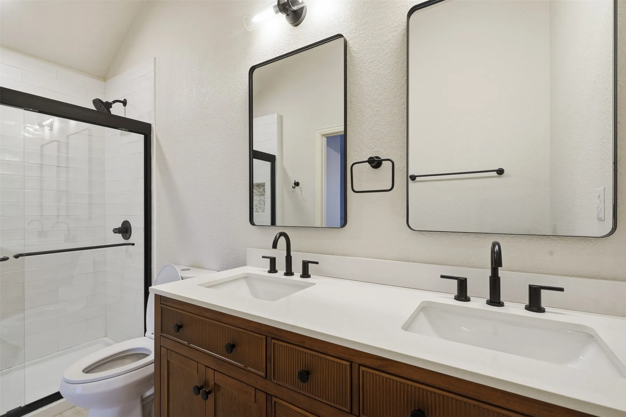 Single Family Residence For Rent in Collin County , 404 Tarpan Trail, Celina, Texas 75009, 5 Bedroom, 4 Bathroom, 2 Garage spaces, 2,852 Sqft, built in 2005, mls#21343653, Real Estate Agent in Celina, Homes For Rent in Collin county, Homes For Rent in Celina, Realtor in Celina Texas, Real Estate Brokerage Independent Realty Texas, Luminita Cordes Realtor