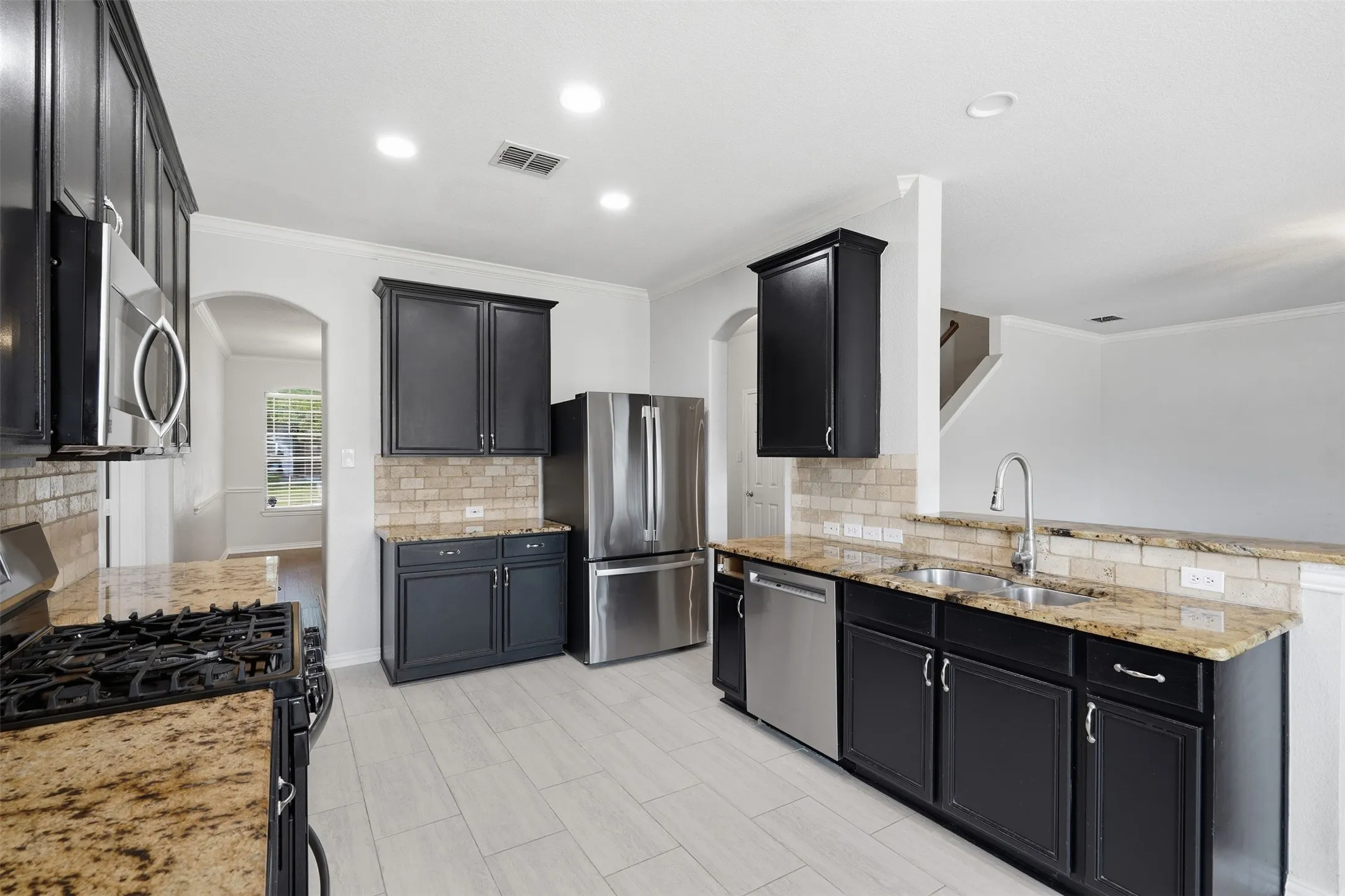 Single Family Residence For Rent in Collin County , 404 Tarpan Trail, Celina, Texas 75009, 5 Bedroom, 4 Bathroom, 2 Garage spaces, 2,852 Sqft, built in 2005, mls#21343653, Real Estate Agent in Celina, Homes For Rent in Collin county, Homes For Rent in Celina, Realtor in Celina Texas, Real Estate Brokerage Independent Realty Texas, Luminita Cordes Realtor