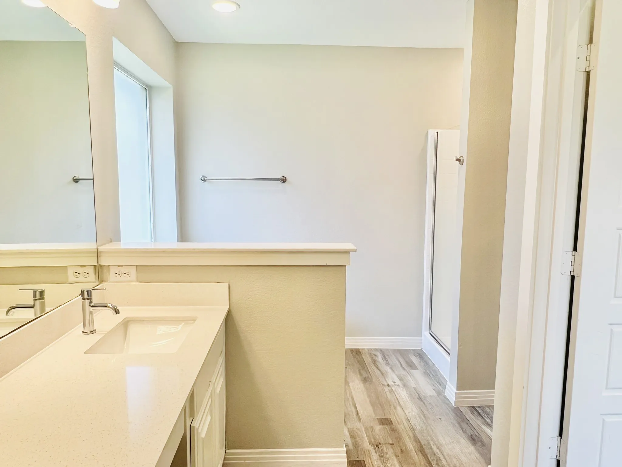 Single Family Residence For Rent in Tarrant County , 1516 Powder Horn Lane, Arlington, Texas 76018, 3 Bedroom, 2 Bathroom, 2 Garage spaces, 1,600 Sqft, built in 2002, mls#21345741, Real Estate Agent in Arlington, Homes For Rent in Tarrant county, Homes For Rent in Arlington, Realtor in Arlington Texas, Real Estate Brokerage Independent Realty Texas, Luminita Cordes Realtor