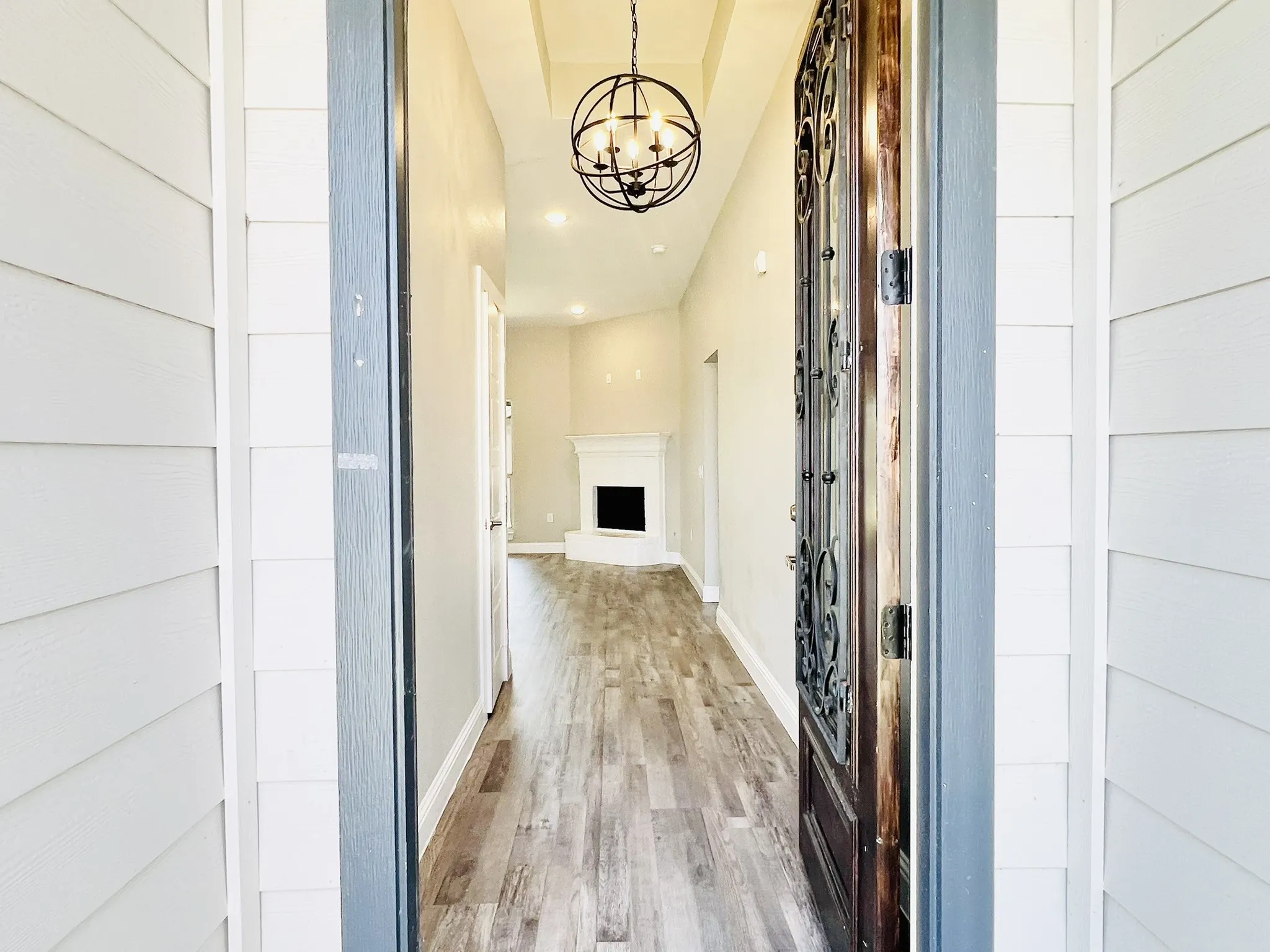 Single Family Residence For Rent in Tarrant County , 1516 Powder Horn Lane, Arlington, Texas 76018, 3 Bedroom, 2 Bathroom, 2 Garage spaces, 1,600 Sqft, built in 2002, mls#21345741, Real Estate Agent in Arlington, Homes For Rent in Tarrant county, Homes For Rent in Arlington, Realtor in Arlington Texas, Real Estate Brokerage Independent Realty Texas, Luminita Cordes Realtor