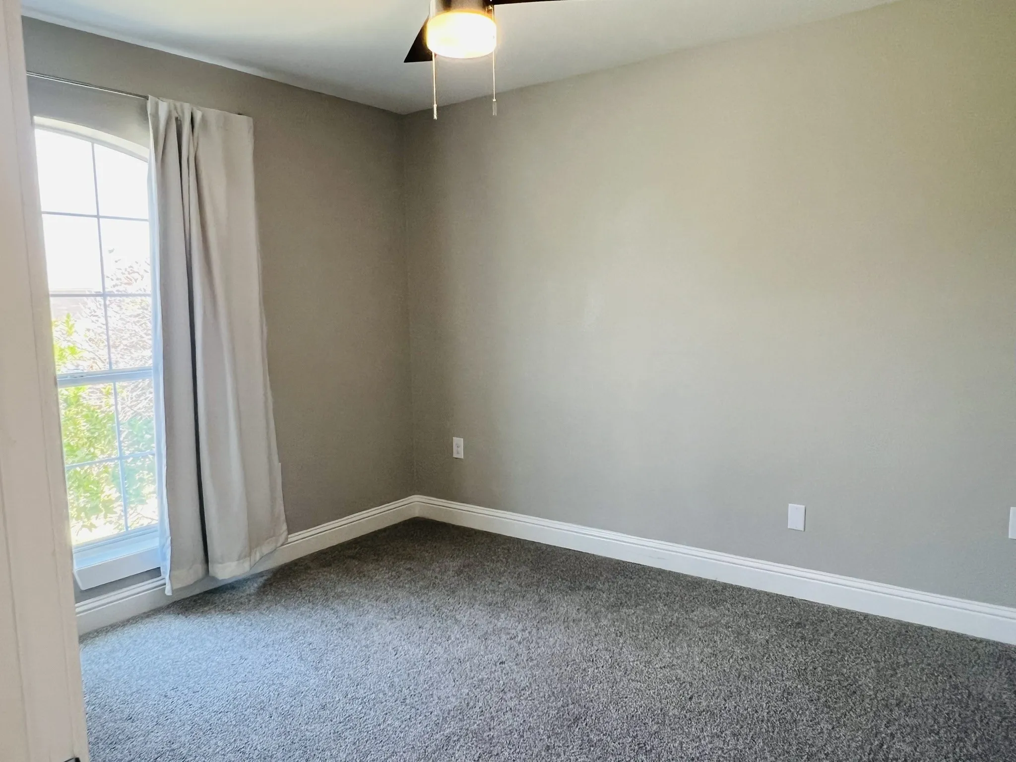 Single Family Residence For Rent in Tarrant County , 1516 Powder Horn Lane, Arlington, Texas 76018, 3 Bedroom, 2 Bathroom, 2 Garage spaces, 1,600 Sqft, built in 2002, mls#21345741, Real Estate Agent in Arlington, Homes For Rent in Tarrant county, Homes For Rent in Arlington, Realtor in Arlington Texas, Real Estate Brokerage Independent Realty Texas, Luminita Cordes Realtor