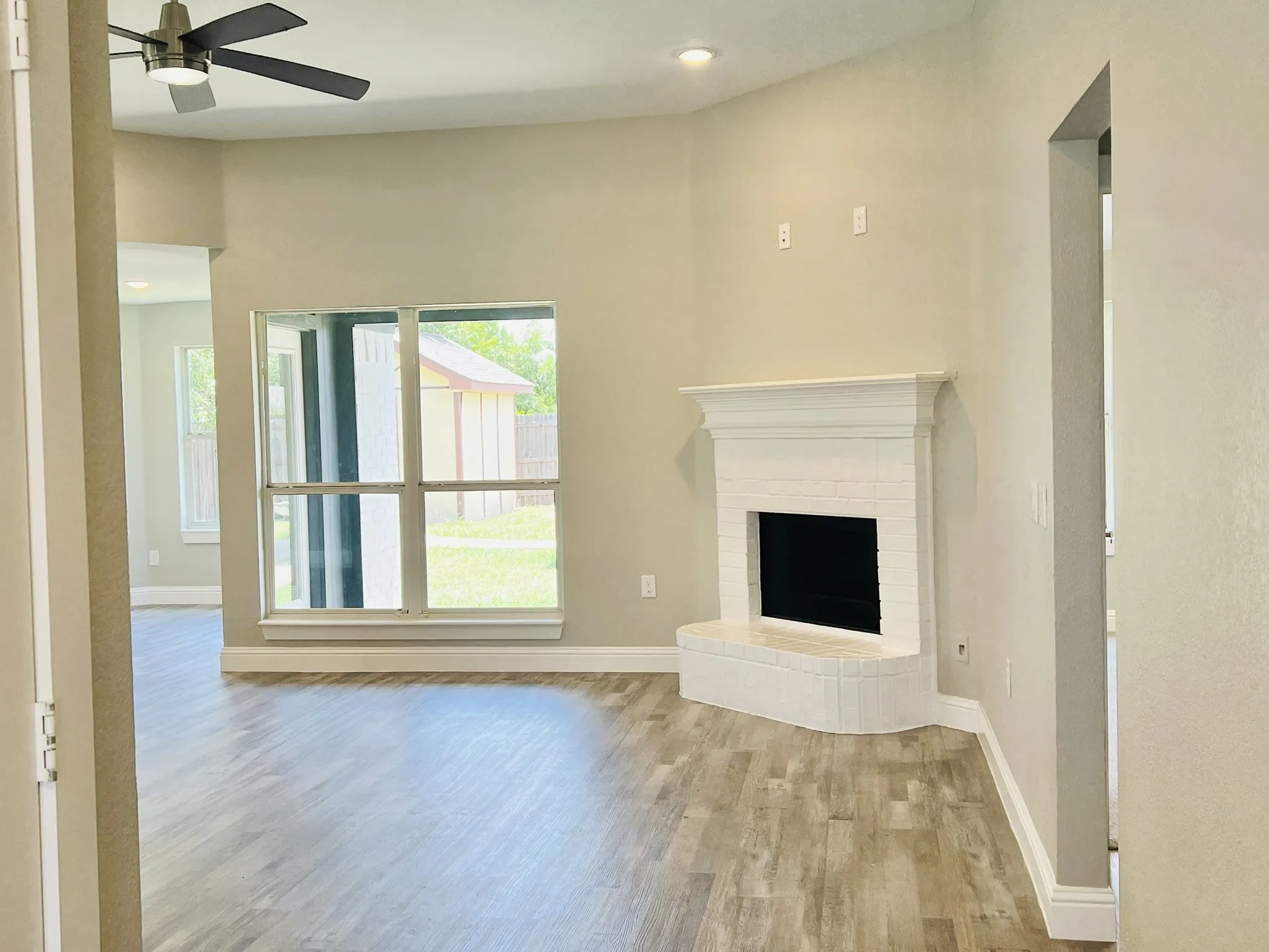 Single Family Residence For Rent in Tarrant County , 1516 Powder Horn Lane, Arlington, Texas 76018, 3 Bedroom, 2 Bathroom, 2 Garage spaces, 1,600 Sqft, built in 2002, mls#21345741, Real Estate Agent in Arlington, Homes For Rent in Tarrant county, Homes For Rent in Arlington, Realtor in Arlington Texas, Real Estate Brokerage Independent Realty Texas, Luminita Cordes Realtor