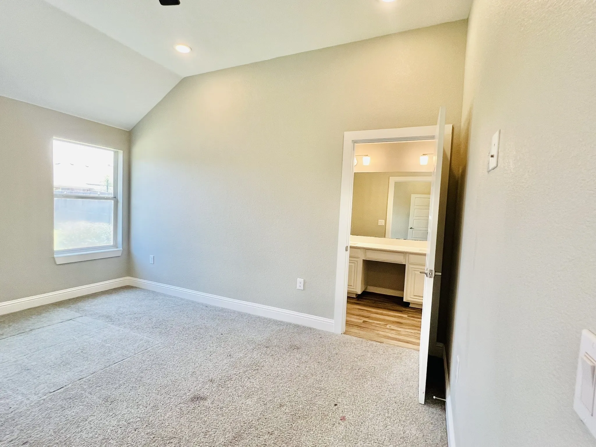 Single Family Residence For Rent in Tarrant County , 1516 Powder Horn Lane, Arlington, Texas 76018, 3 Bedroom, 2 Bathroom, 2 Garage spaces, 1,600 Sqft, built in 2002, mls#21345741, Real Estate Agent in Arlington, Homes For Rent in Tarrant county, Homes For Rent in Arlington, Realtor in Arlington Texas, Real Estate Brokerage Independent Realty Texas, Luminita Cordes Realtor