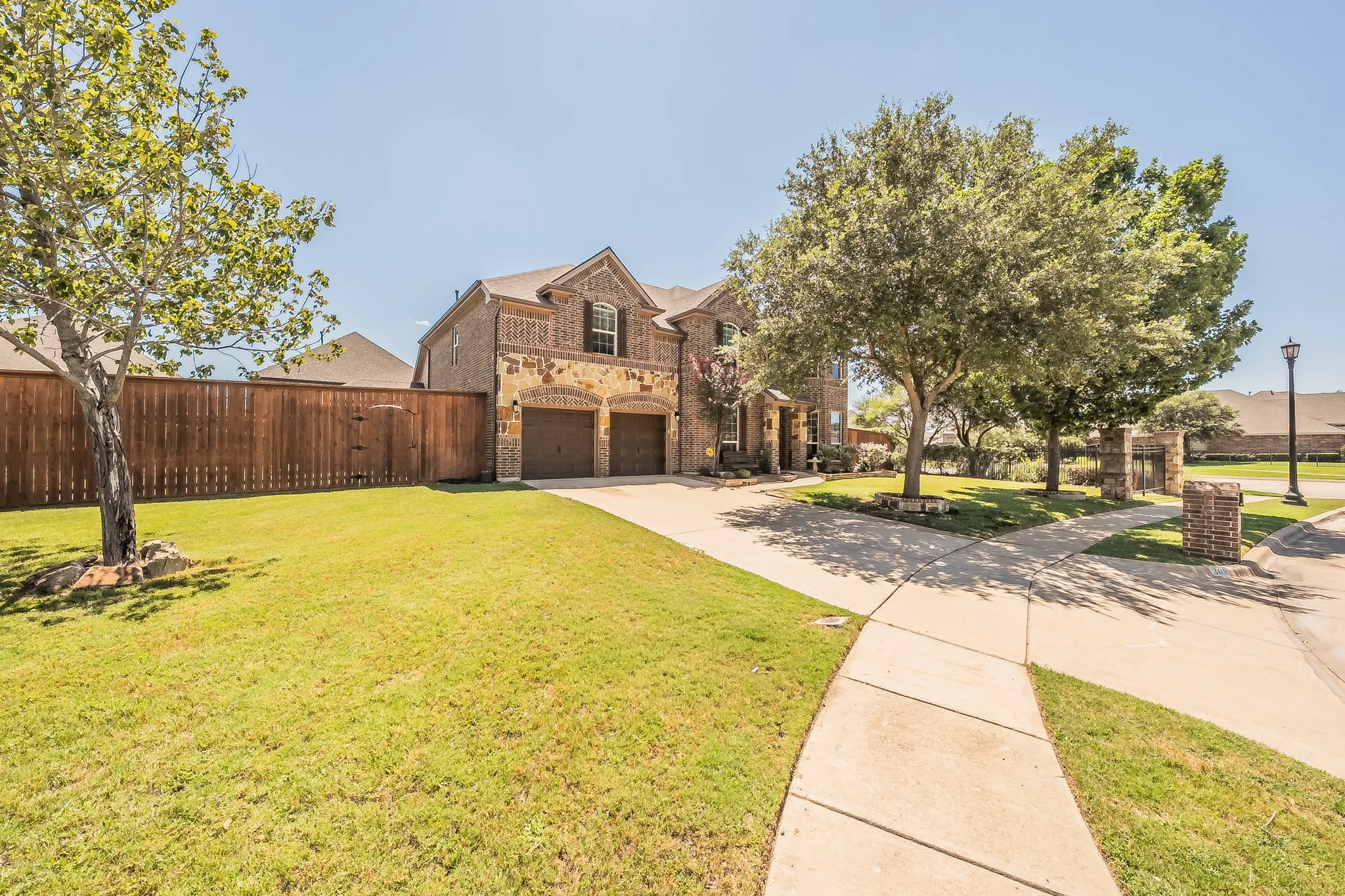 Single Family Residence For Sale in Tarrant County , 309 Garden Path Lane, Mansfield, Texas 76063, 5 Bedroom, 4 Bathroom, 2 Garage spaces, 3,321 Sqft, built in 2012, mls#21346492, Real Estate Agent in Mansfield, Homes For Sale in Tarrant county, Homes For Sale in Mansfield, Realtor in Mansfield Texas, Real Estate Brokerage Independent Realty Texas, Luminita Cordes Realtor