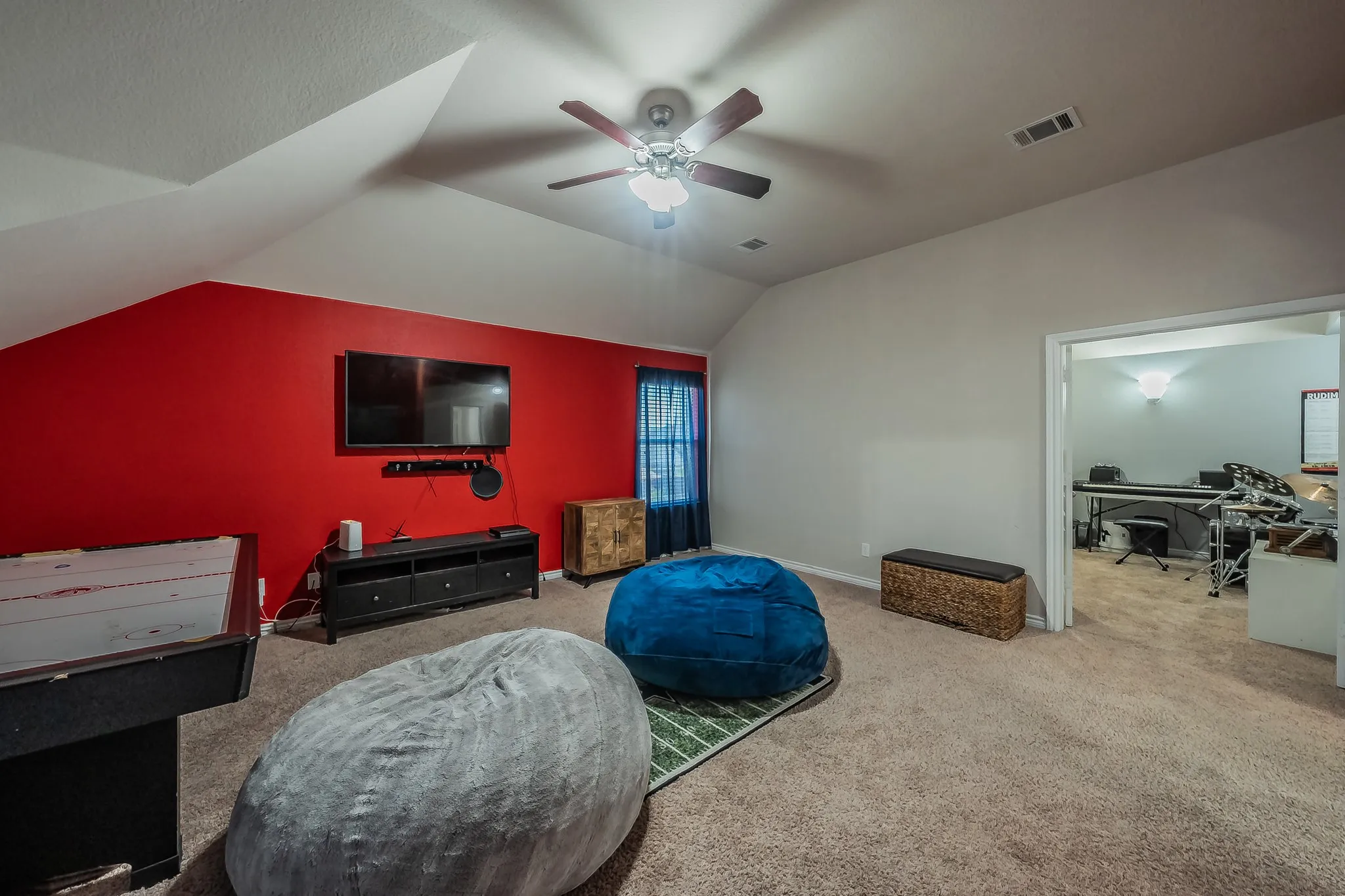 Single Family Residence For Sale in Tarrant County , 309 Garden Path Lane, Mansfield, Texas 76063, 5 Bedroom, 4 Bathroom, 2 Garage spaces, 3,321 Sqft, built in 2012, mls#21346492, Real Estate Agent in Mansfield, Homes For Sale in Tarrant county, Homes For Sale in Mansfield, Realtor in Mansfield Texas, Real Estate Brokerage Independent Realty Texas, Luminita Cordes Realtor