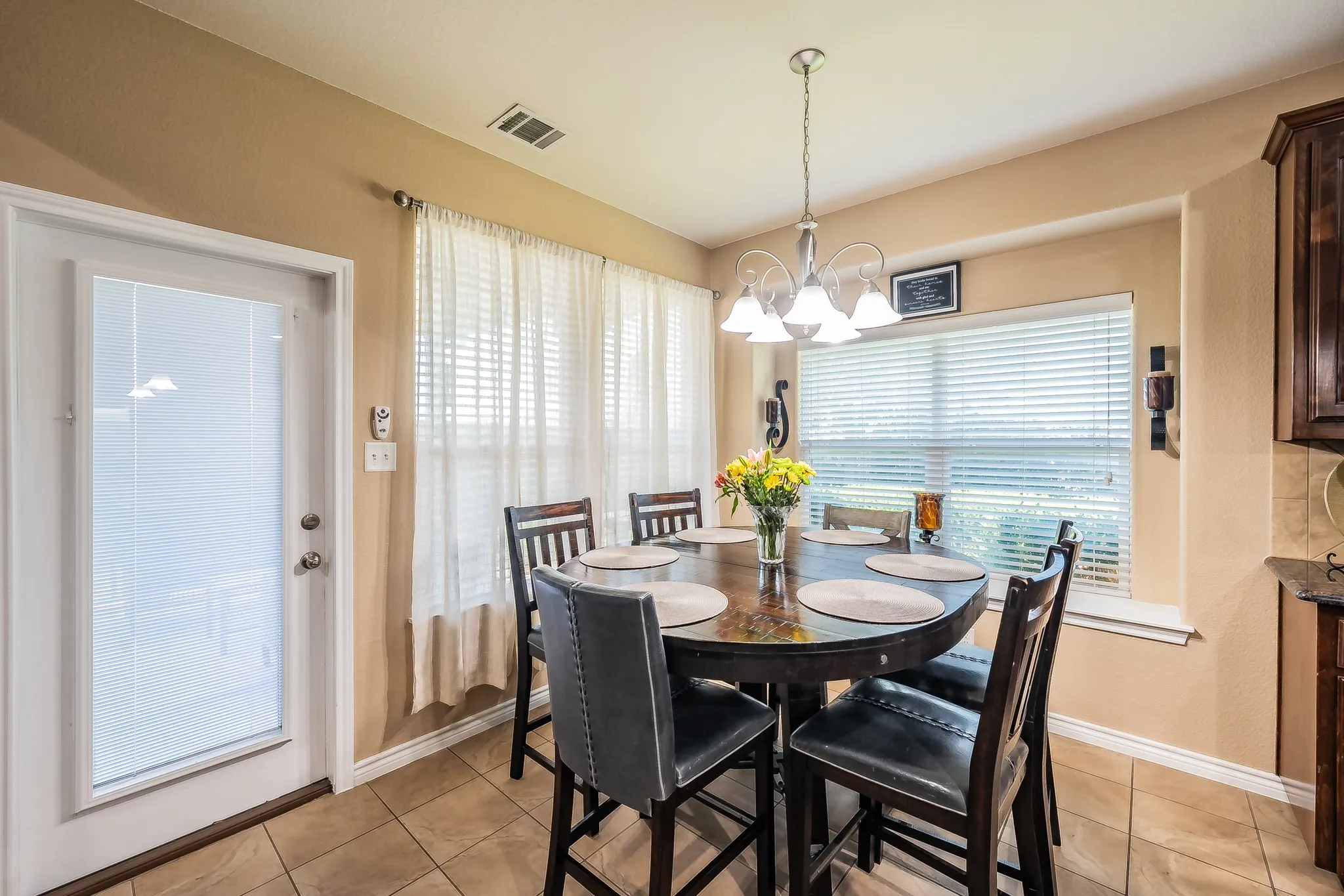 Single Family Residence For Sale in Tarrant County , 309 Garden Path Lane, Mansfield, Texas 76063, 5 Bedroom, 4 Bathroom, 2 Garage spaces, 3,321 Sqft, built in 2012, mls#21346492, Real Estate Agent in Mansfield, Homes For Sale in Tarrant county, Homes For Sale in Mansfield, Realtor in Mansfield Texas, Real Estate Brokerage Independent Realty Texas, Luminita Cordes Realtor