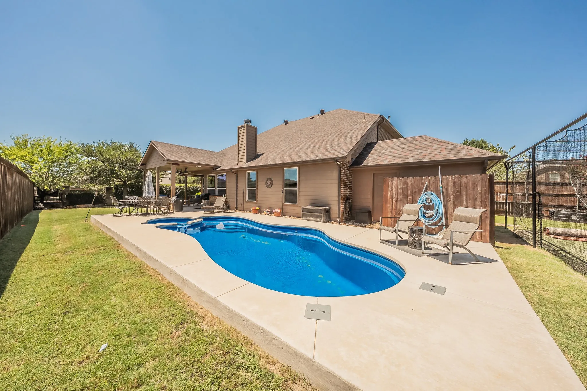 Single Family Residence For Sale in Tarrant County , 309 Garden Path Lane, Mansfield, Texas 76063, 5 Bedroom, 4 Bathroom, 2 Garage spaces, 3,321 Sqft, built in 2012, mls#21346492, Real Estate Agent in Mansfield, Homes For Sale in Tarrant county, Homes For Sale in Mansfield, Realtor in Mansfield Texas, Real Estate Brokerage Independent Realty Texas, Luminita Cordes Realtor