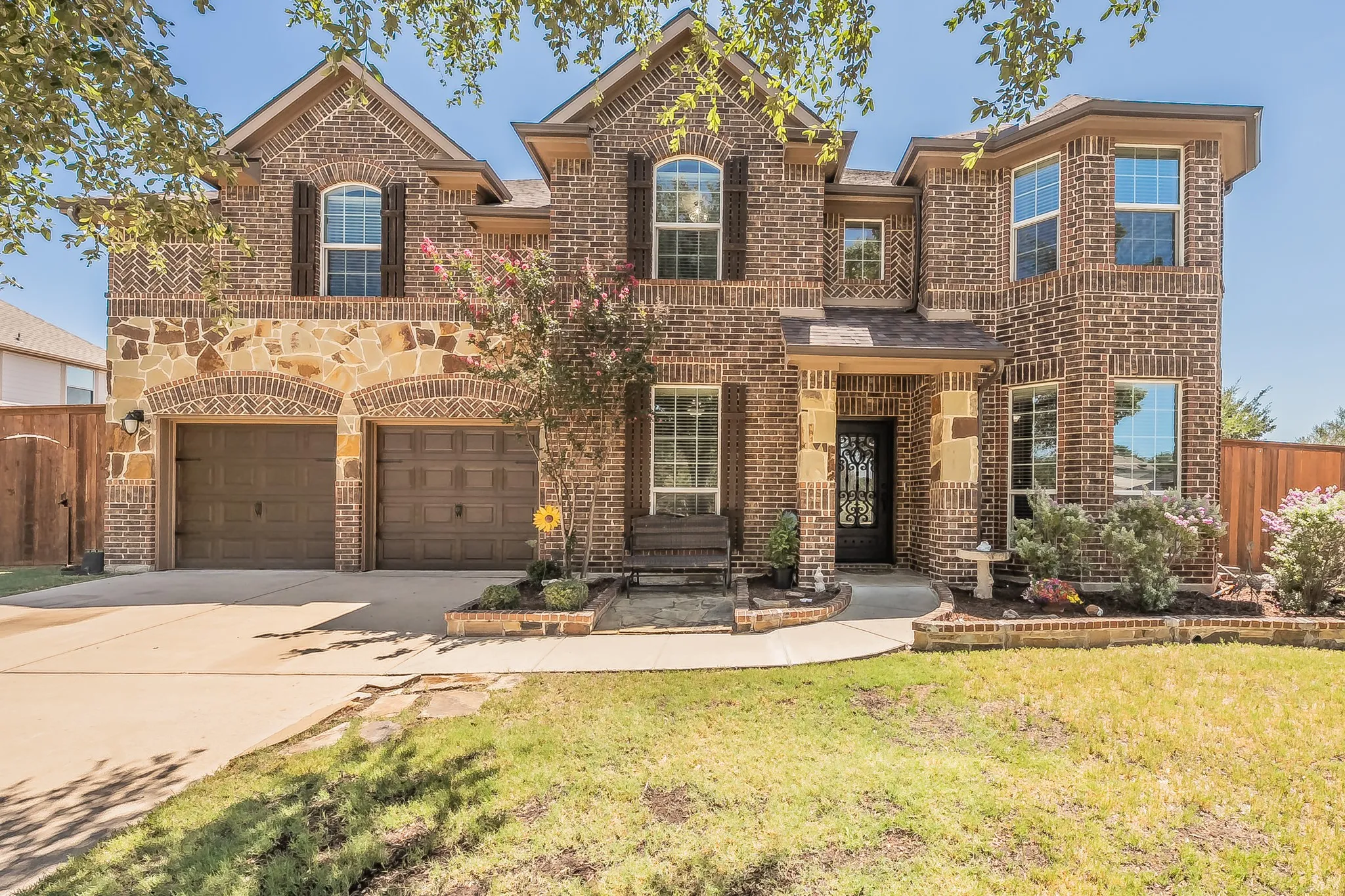 Single Family Residence For Sale in Tarrant County , 309 Garden Path Lane, Mansfield, Texas 76063, 5 Bedroom, 4 Bathroom, 2 Garage spaces, 3,321 Sqft, built in 2012, mls#21346492, Real Estate Agent in Mansfield, Homes For Sale in Tarrant county, Homes For Sale in Mansfield, Realtor in Mansfield Texas, Real Estate Brokerage Independent Realty Texas, Luminita Cordes Realtor