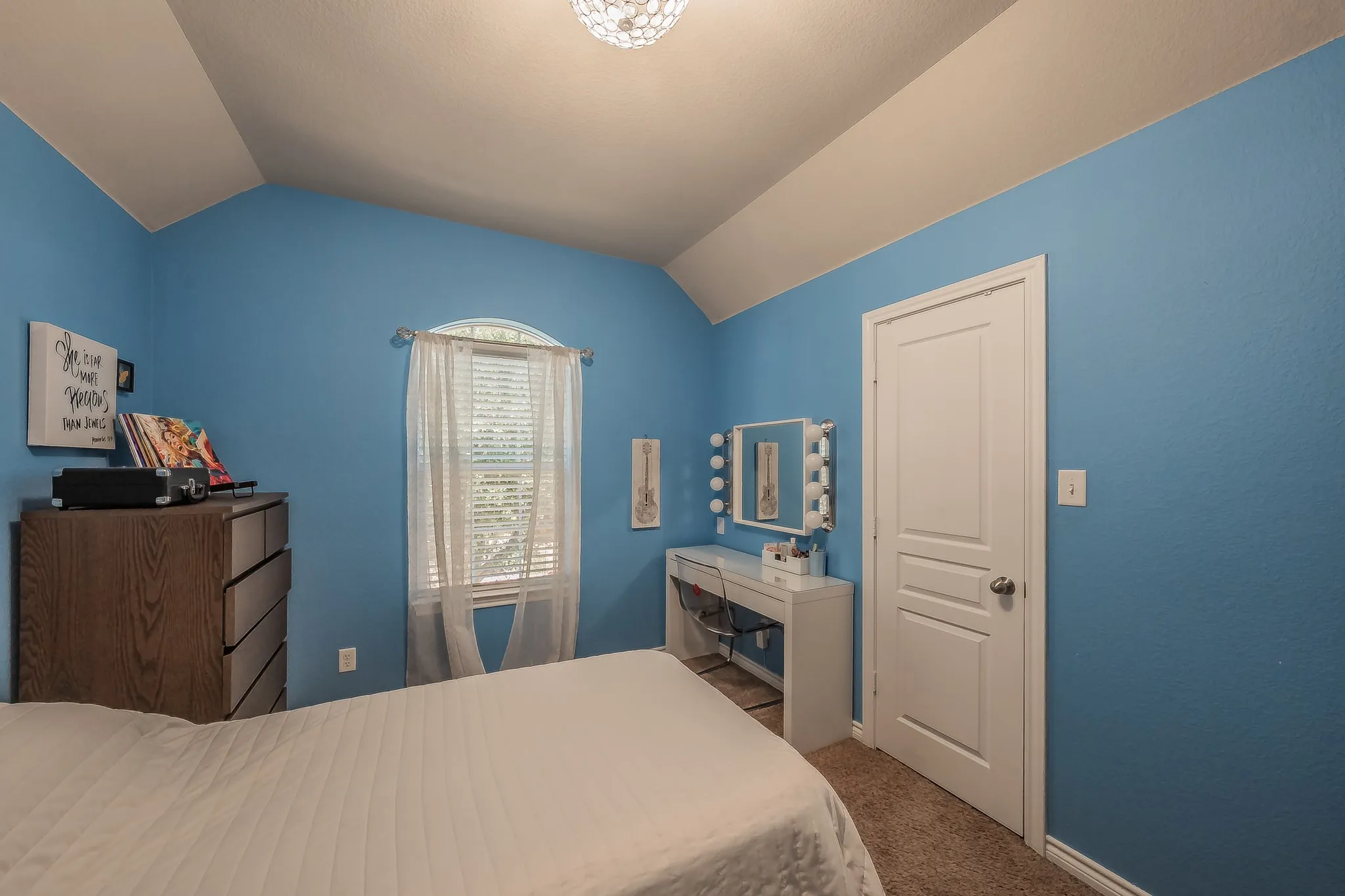 Single Family Residence For Sale in Tarrant County , 309 Garden Path Lane, Mansfield, Texas 76063, 5 Bedroom, 4 Bathroom, 2 Garage spaces, 3,321 Sqft, built in 2012, mls#21346492, Real Estate Agent in Mansfield, Homes For Sale in Tarrant county, Homes For Sale in Mansfield, Realtor in Mansfield Texas, Real Estate Brokerage Independent Realty Texas, Luminita Cordes Realtor