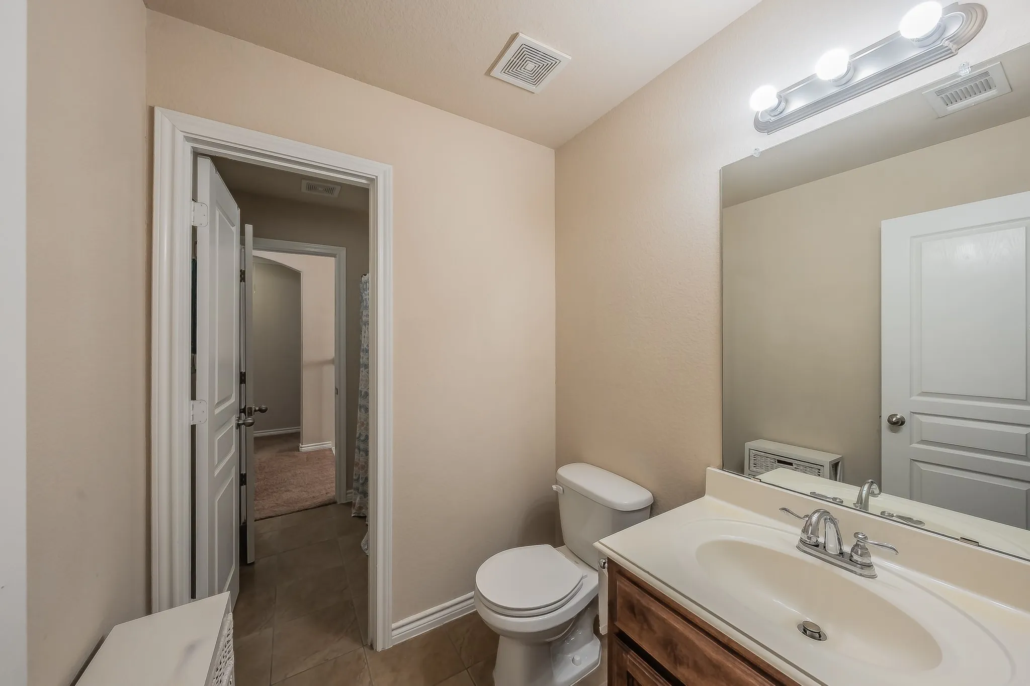 Single Family Residence For Sale in Tarrant County , 309 Garden Path Lane, Mansfield, Texas 76063, 5 Bedroom, 4 Bathroom, 2 Garage spaces, 3,321 Sqft, built in 2012, mls#21346492, Real Estate Agent in Mansfield, Homes For Sale in Tarrant county, Homes For Sale in Mansfield, Realtor in Mansfield Texas, Real Estate Brokerage Independent Realty Texas, Luminita Cordes Realtor