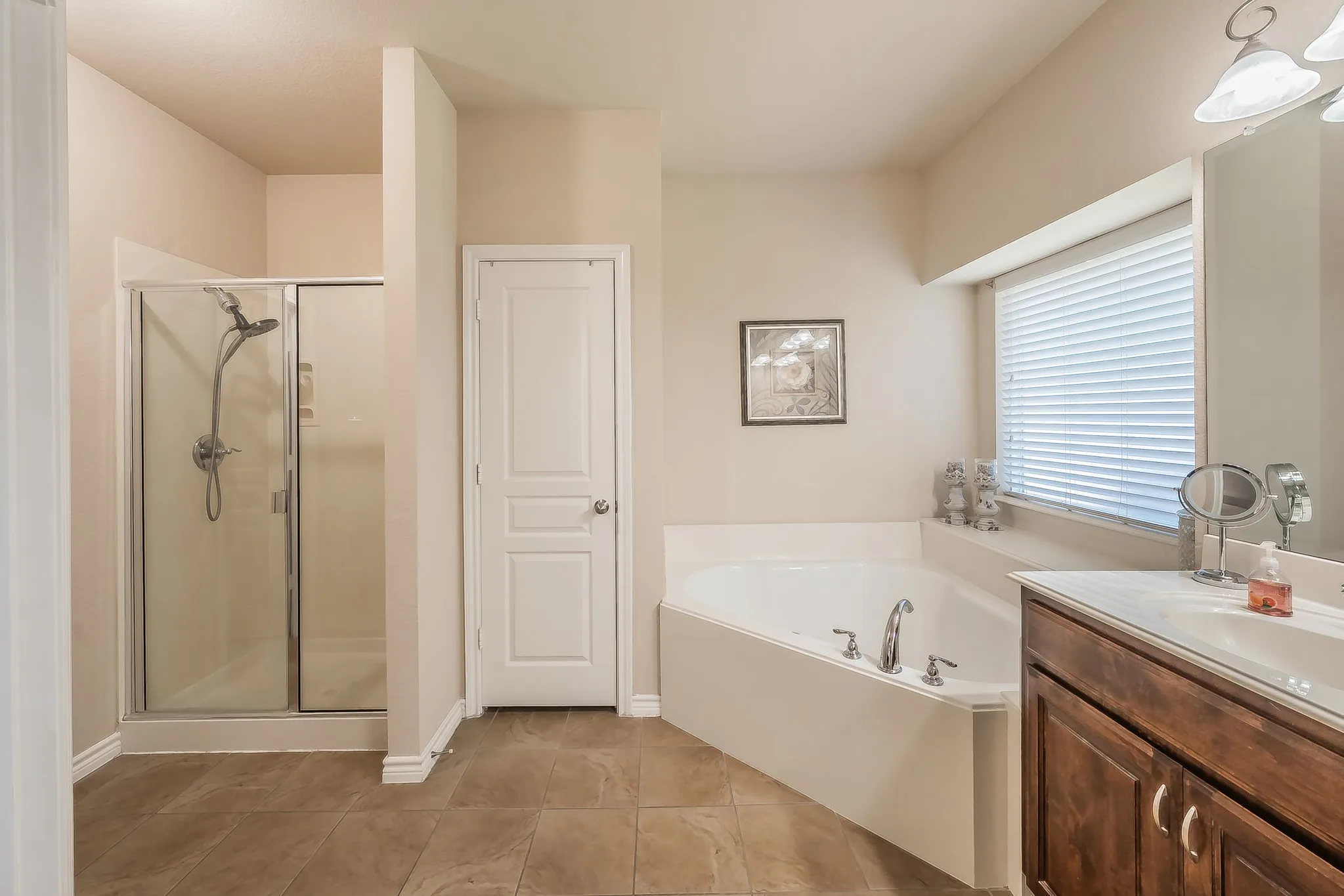 Single Family Residence For Sale in Tarrant County , 309 Garden Path Lane, Mansfield, Texas 76063, 5 Bedroom, 4 Bathroom, 2 Garage spaces, 3,321 Sqft, built in 2012, mls#21346492, Real Estate Agent in Mansfield, Homes For Sale in Tarrant county, Homes For Sale in Mansfield, Realtor in Mansfield Texas, Real Estate Brokerage Independent Realty Texas, Luminita Cordes Realtor