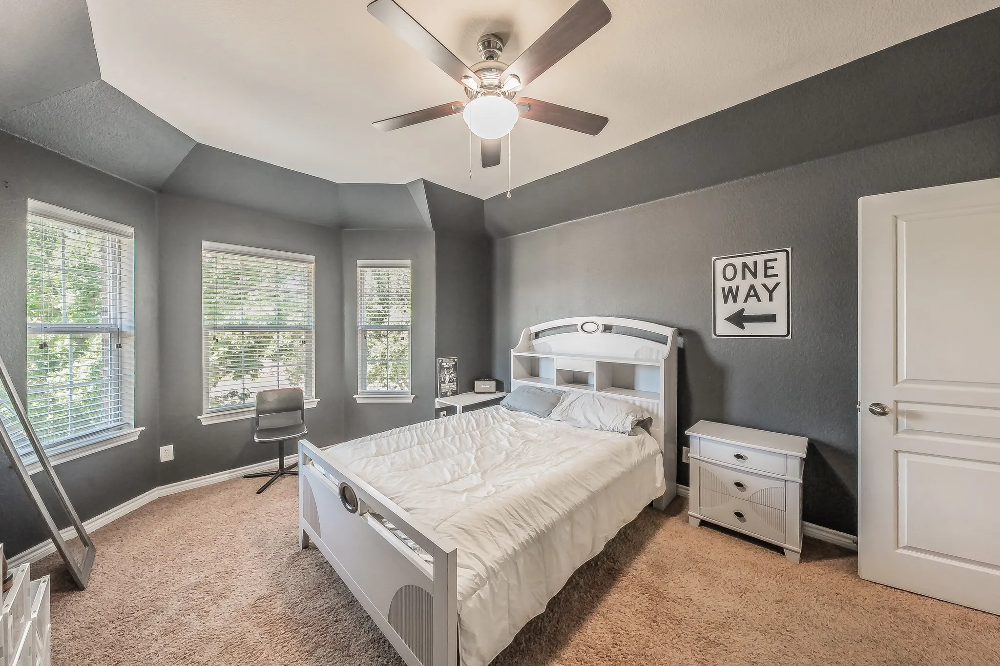Single Family Residence For Sale in Tarrant County , 309 Garden Path Lane, Mansfield, Texas 76063, 5 Bedroom, 4 Bathroom, 2 Garage spaces, 3,321 Sqft, built in 2012, mls#21346492, Real Estate Agent in Mansfield, Homes For Sale in Tarrant county, Homes For Sale in Mansfield, Realtor in Mansfield Texas, Real Estate Brokerage Independent Realty Texas, Luminita Cordes Realtor