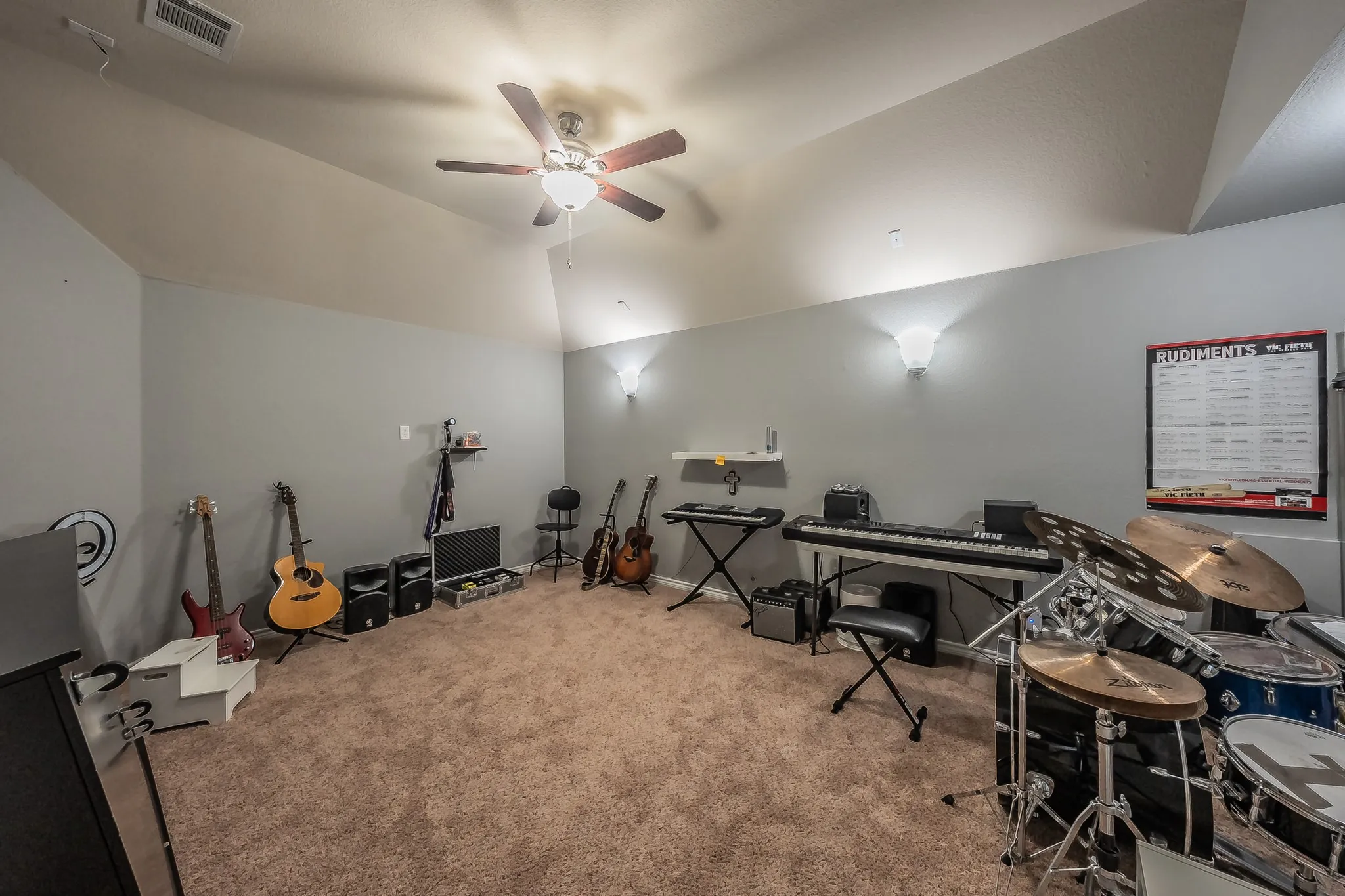 Single Family Residence For Sale in Tarrant County , 309 Garden Path Lane, Mansfield, Texas 76063, 5 Bedroom, 4 Bathroom, 2 Garage spaces, 3,321 Sqft, built in 2012, mls#21346492, Real Estate Agent in Mansfield, Homes For Sale in Tarrant county, Homes For Sale in Mansfield, Realtor in Mansfield Texas, Real Estate Brokerage Independent Realty Texas, Luminita Cordes Realtor