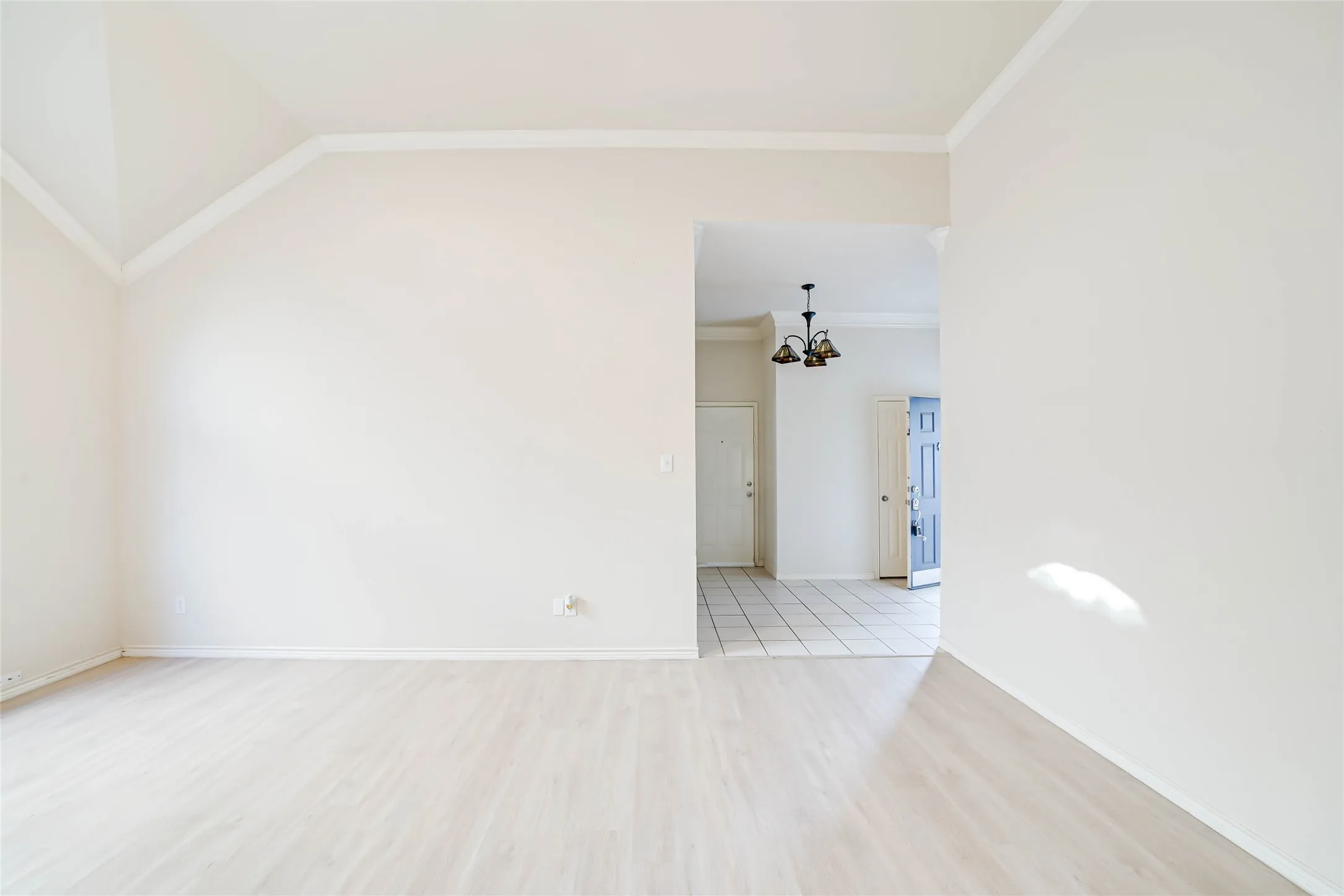 Single Family Residence For Rent in Collin County , 9724 Water Tree Drive, Mc Kinney, Texas 75072, 3 Bedroom, 2 Bathroom, 2 Garage spaces, 2,262 Sqft, built in 2004, mls#21347324, Real Estate Agent in Mc Kinney, Homes For Rent in Collin county, Homes For Rent in Mc Kinney, Realtor in Mc Kinney Texas, Real Estate Brokerage Independent Realty Texas, Luminita Cordes Realtor