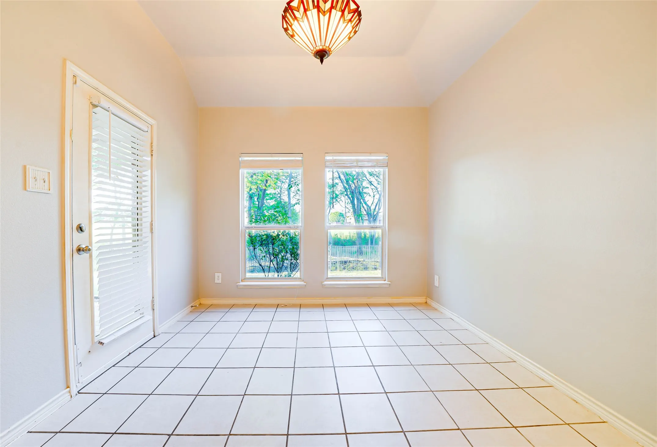 Single Family Residence For Rent in Collin County , 9724 Water Tree Drive, Mc Kinney, Texas 75072, 3 Bedroom, 2 Bathroom, 2 Garage spaces, 2,262 Sqft, built in 2004, mls#21347324, Real Estate Agent in Mc Kinney, Homes For Rent in Collin county, Homes For Rent in Mc Kinney, Realtor in Mc Kinney Texas, Real Estate Brokerage Independent Realty Texas, Luminita Cordes Realtor