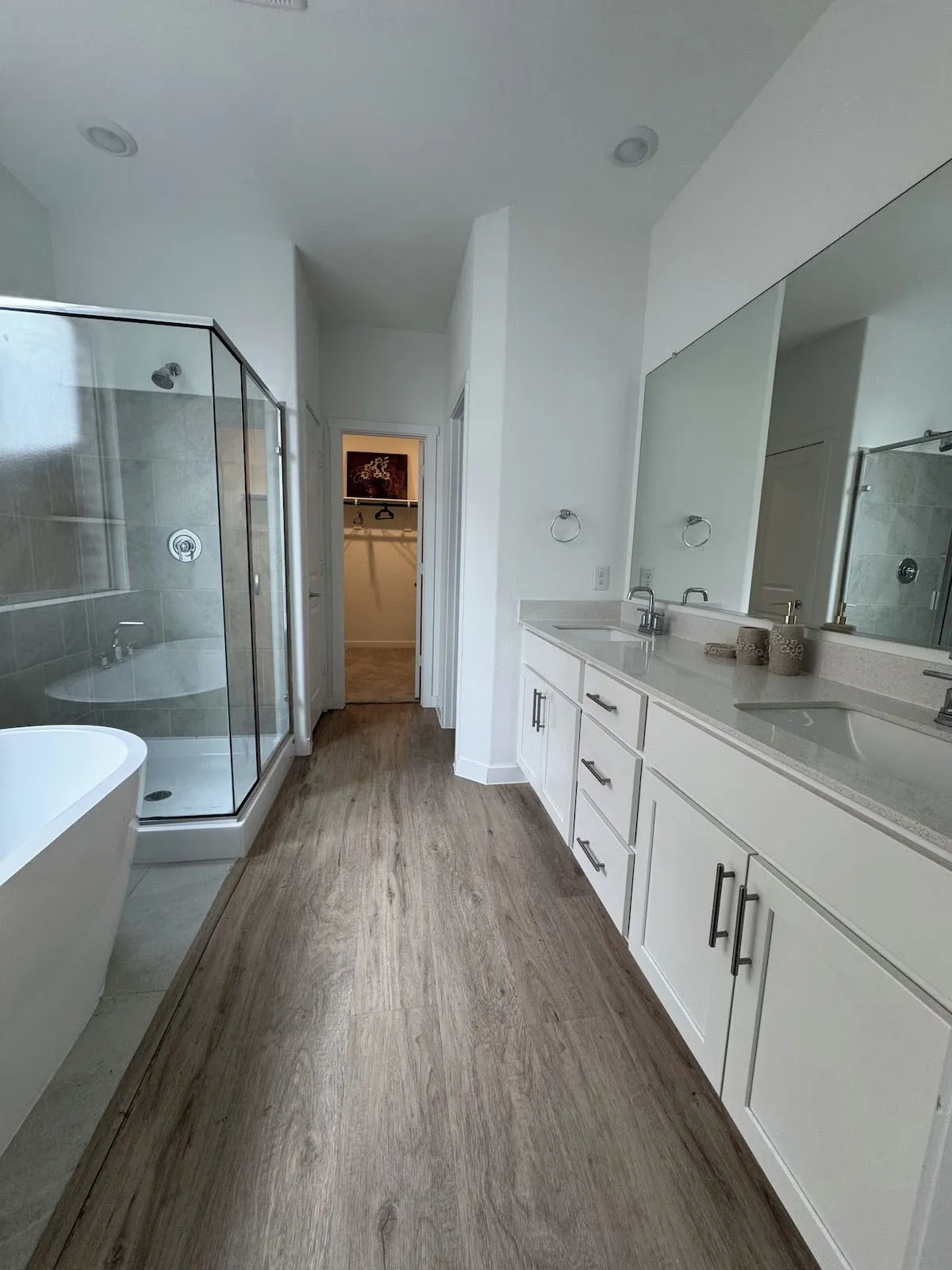 Single Family Residence For Rent in Denton County , 229 Invermore Drive, Little Elm, Texas 75068, 4 Bedrooms, 4 Bathrooms, 2 Garage spaces, 3,548 Sqft, built in 2024, Price $2,800, mls#21347338, Real Estate Agent in Little Elm, Homes For Rent in Denton county, Homes For Rent in Little Elm, Realtor in Little Elm Texas, Real Estate Brokerage Independent Realty Texas, Luminita Cordes Realtor