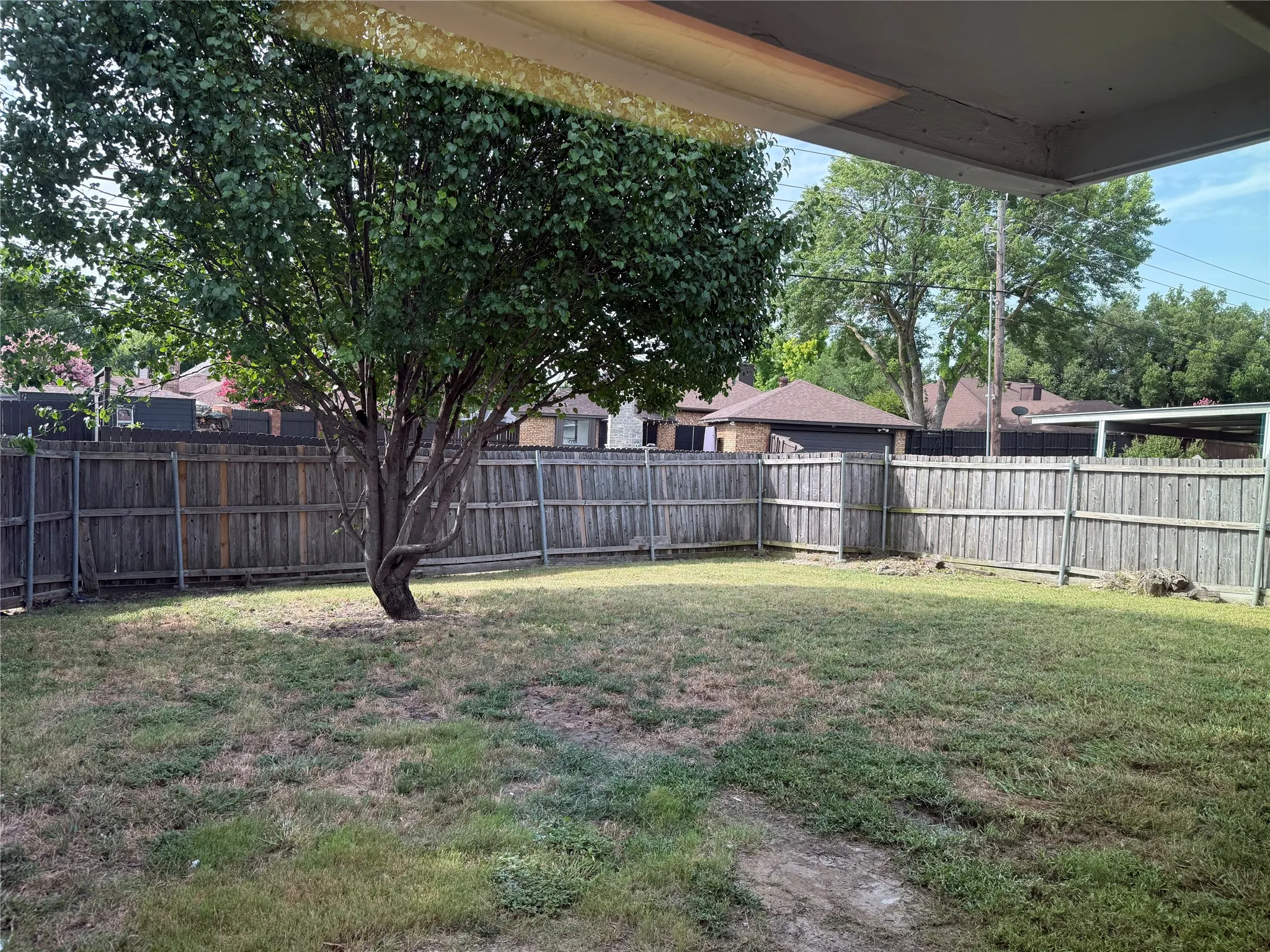 Single Family Residence For Rent in Dallas County , 206 E Ridgegate Drive, Garland, Texas 75040, 4 Bedroom, 2 Bathroom, 2 Garage spaces, 2,130 Sqft, built in 1984, mls#21347344, Real Estate Agent in Garland, Homes For Rent in Dallas county, Homes For Rent in Garland, Realtor in Garland Texas, Real Estate Brokerage Independent Realty Texas, Luminita Cordes Realtor