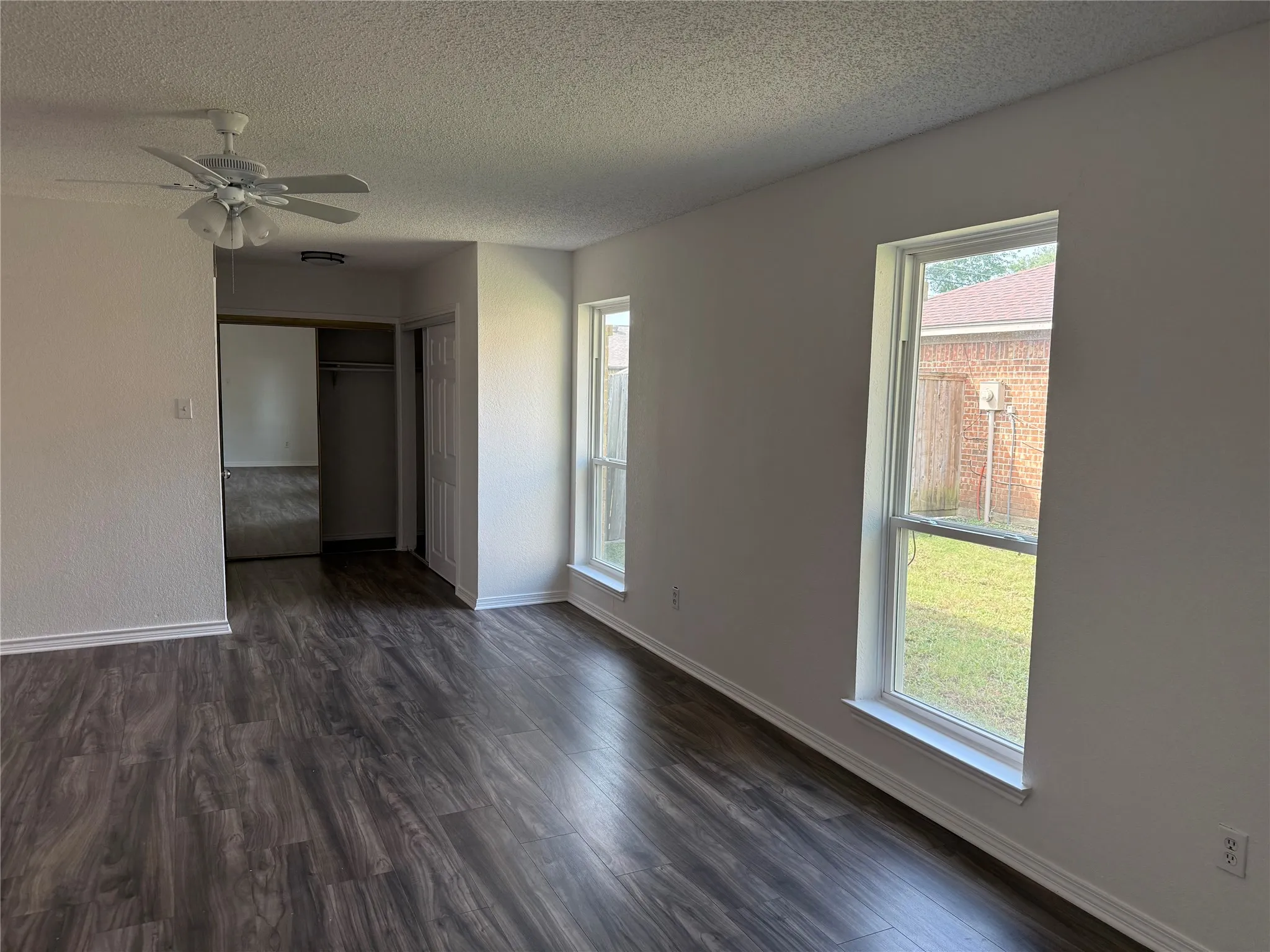 Single Family Residence For Rent in Dallas County , 206 E Ridgegate Drive, Garland, Texas 75040, 4 Bedroom, 2 Bathroom, 2 Garage spaces, 2,130 Sqft, built in 1984, mls#21347344, Real Estate Agent in Garland, Homes For Rent in Dallas county, Homes For Rent in Garland, Realtor in Garland Texas, Real Estate Brokerage Independent Realty Texas, Luminita Cordes Realtor