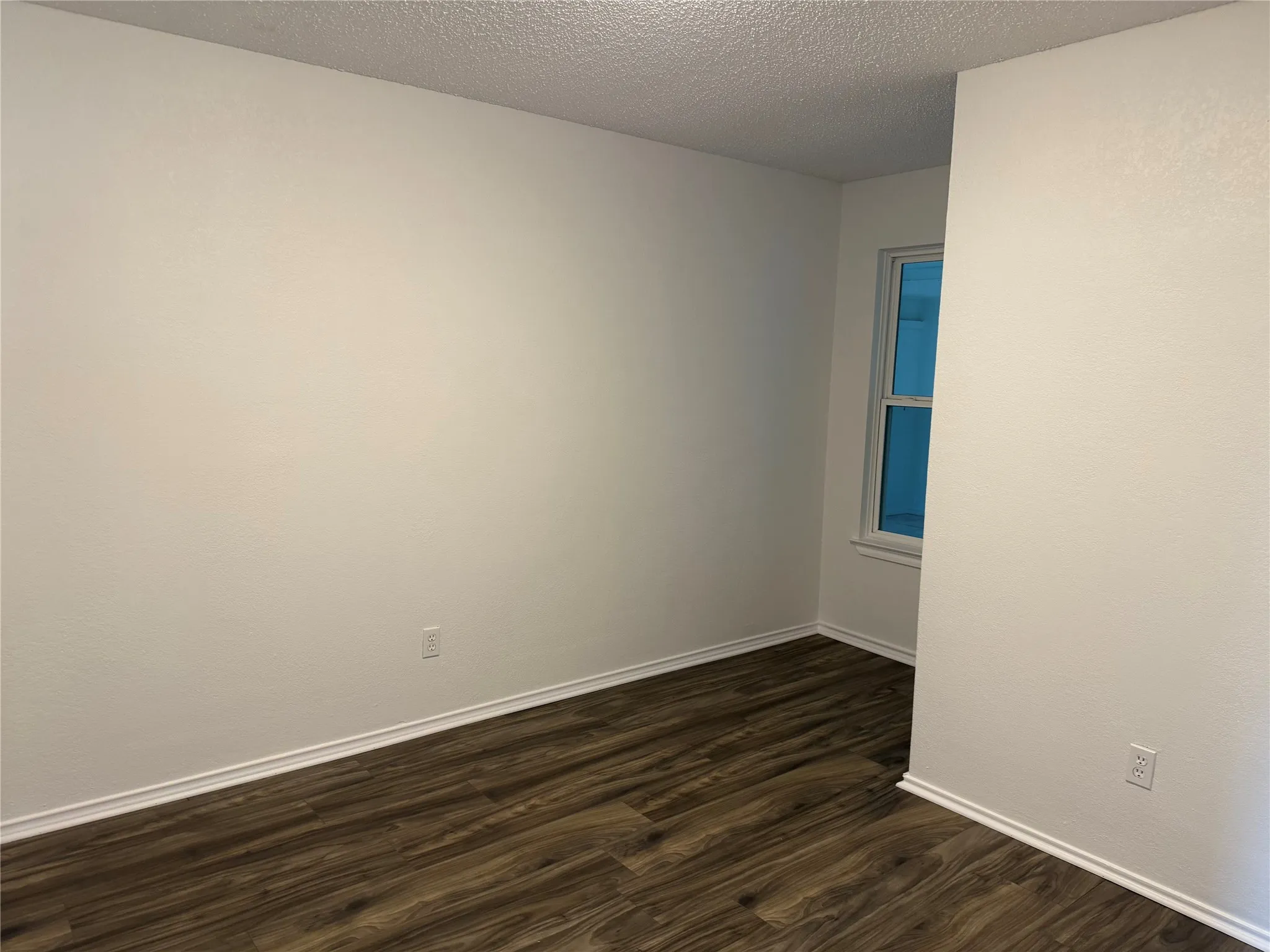 Single Family Residence For Rent in Dallas County , 206 E Ridgegate Drive, Garland, Texas 75040, 4 Bedroom, 2 Bathroom, 2 Garage spaces, 2,130 Sqft, built in 1984, mls#21347344, Real Estate Agent in Garland, Homes For Rent in Dallas county, Homes For Rent in Garland, Realtor in Garland Texas, Real Estate Brokerage Independent Realty Texas, Luminita Cordes Realtor