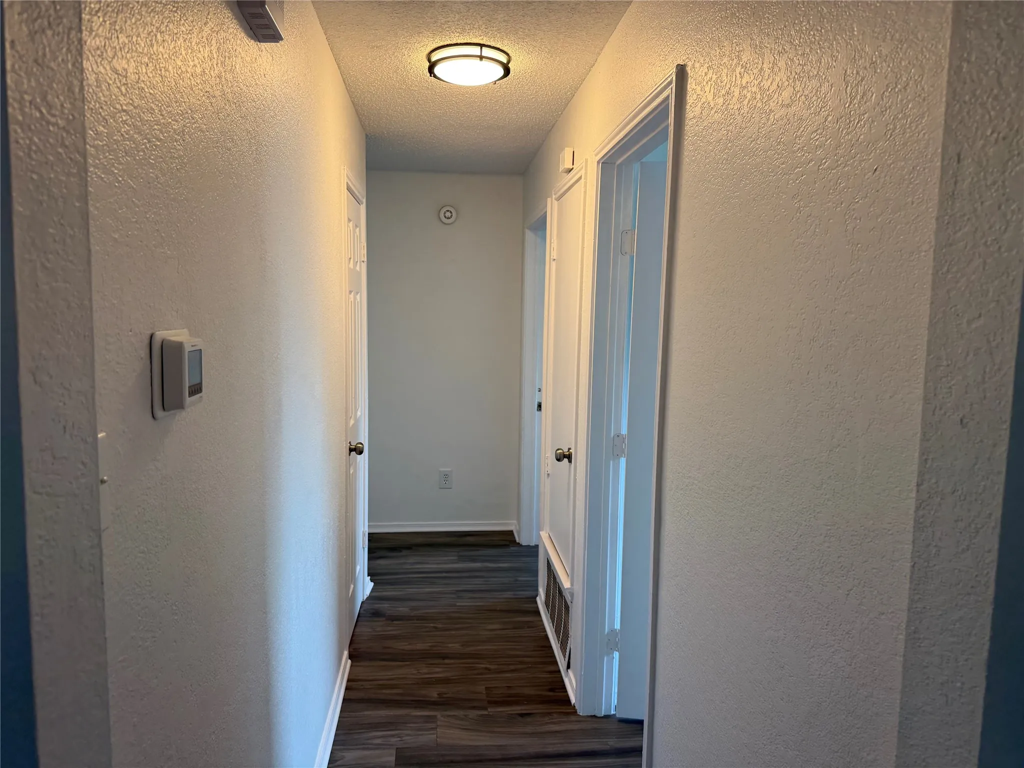 Single Family Residence For Rent in Dallas County , 206 E Ridgegate Drive, Garland, Texas 75040, 4 Bedroom, 2 Bathroom, 2 Garage spaces, 2,130 Sqft, built in 1984, mls#21347344, Real Estate Agent in Garland, Homes For Rent in Dallas county, Homes For Rent in Garland, Realtor in Garland Texas, Real Estate Brokerage Independent Realty Texas, Luminita Cordes Realtor