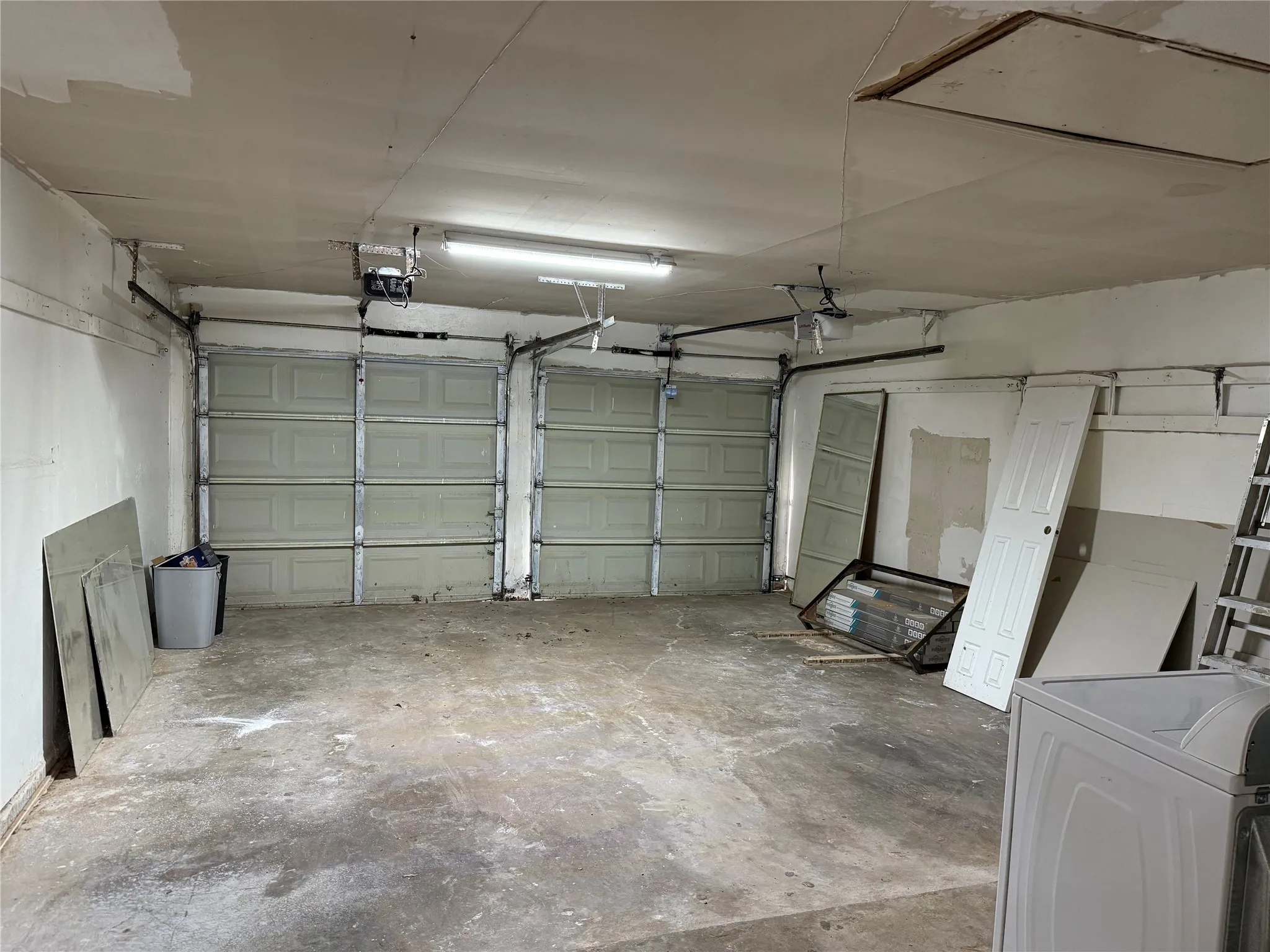 Single Family Residence For Rent in Dallas County , 206 E Ridgegate Drive, Garland, Texas 75040, 4 Bedroom, 2 Bathroom, 2 Garage spaces, 2,130 Sqft, built in 1984, mls#21347344, Real Estate Agent in Garland, Homes For Rent in Dallas county, Homes For Rent in Garland, Realtor in Garland Texas, Real Estate Brokerage Independent Realty Texas, Luminita Cordes Realtor