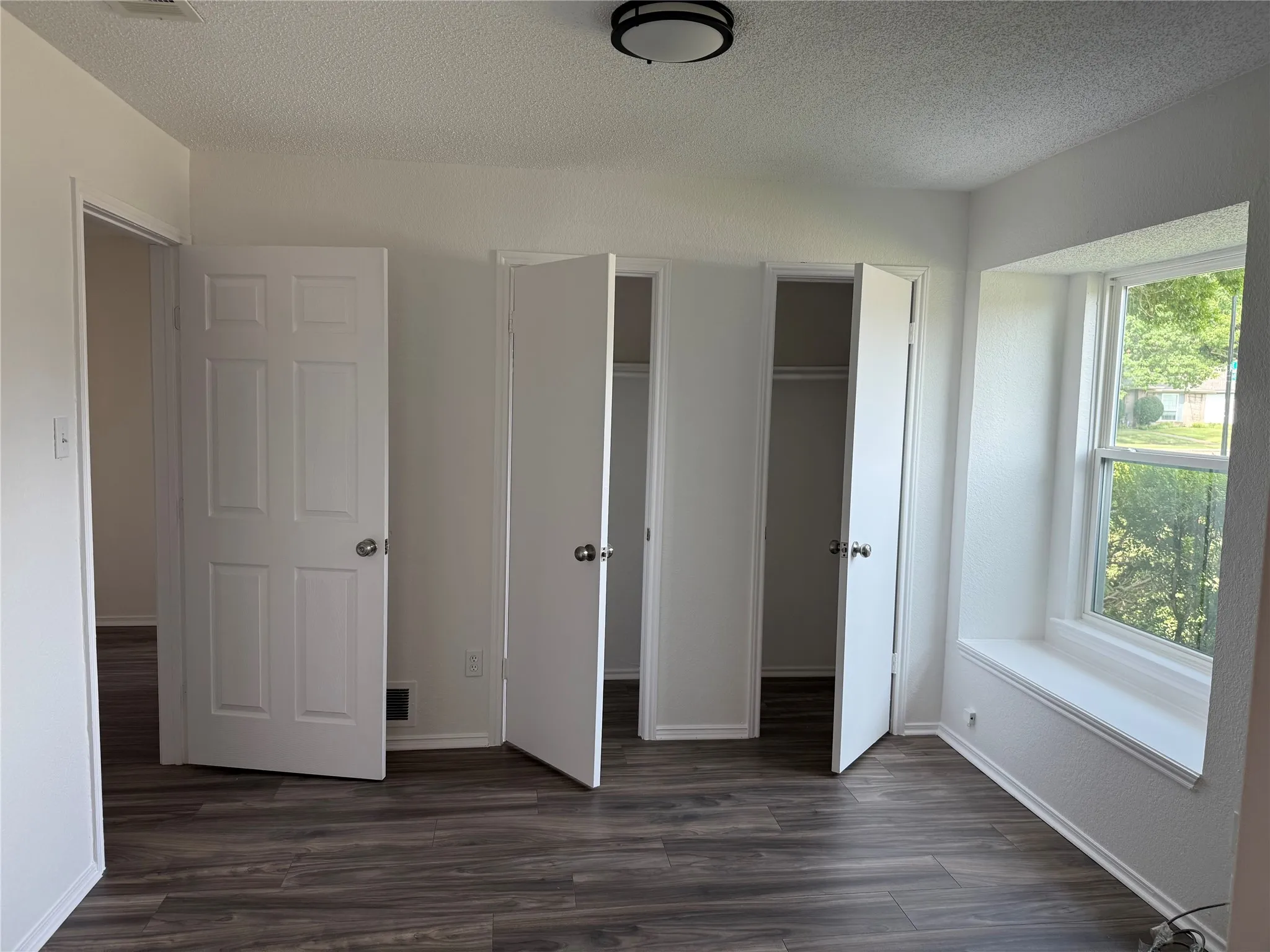 Single Family Residence For Rent in Dallas County , 206 E Ridgegate Drive, Garland, Texas 75040, 4 Bedroom, 2 Bathroom, 2 Garage spaces, 2,130 Sqft, built in 1984, mls#21347344, Real Estate Agent in Garland, Homes For Rent in Dallas county, Homes For Rent in Garland, Realtor in Garland Texas, Real Estate Brokerage Independent Realty Texas, Luminita Cordes Realtor
