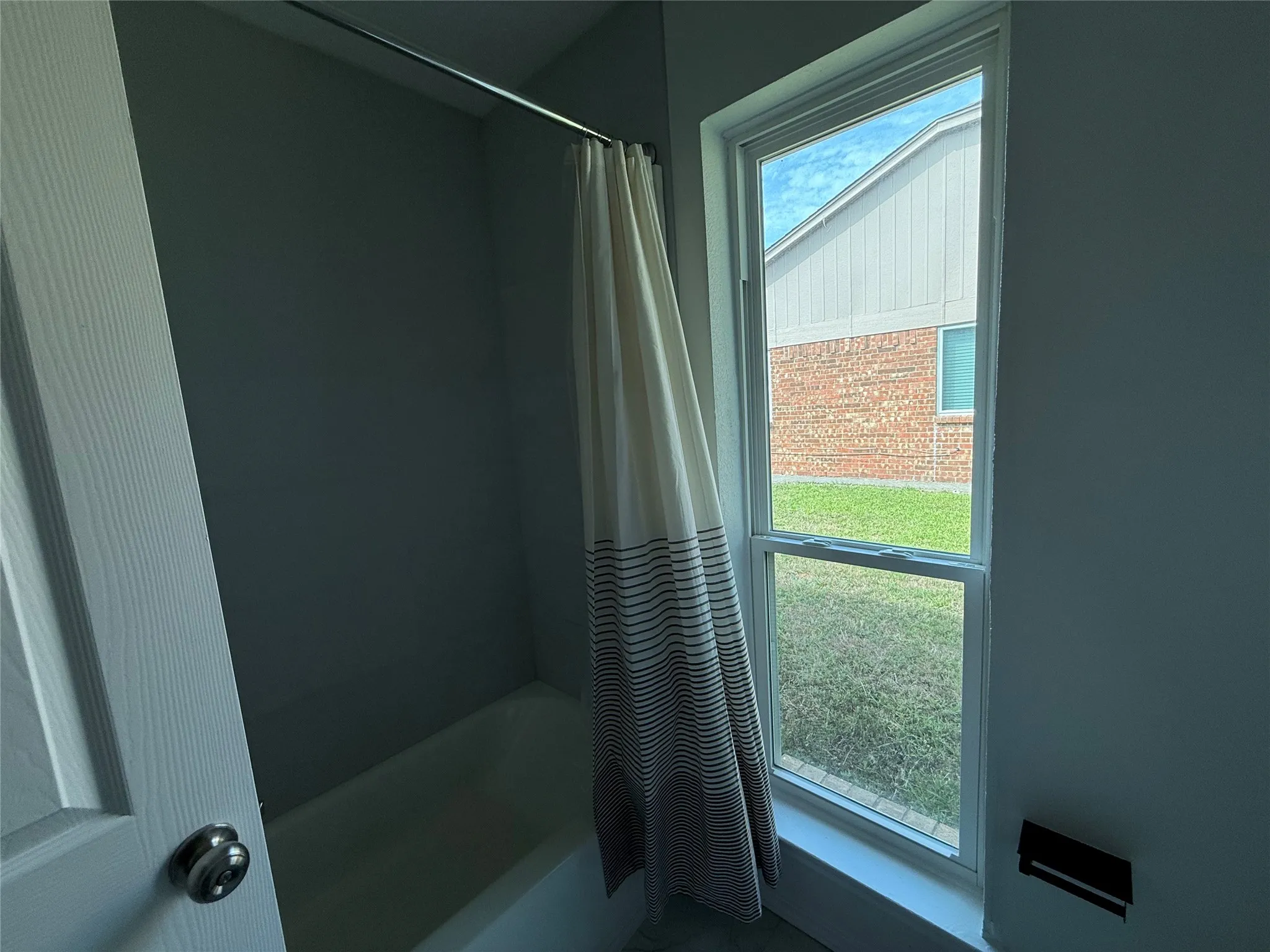 Single Family Residence For Rent in Dallas County , 206 E Ridgegate Drive, Garland, Texas 75040, 4 Bedroom, 2 Bathroom, 2 Garage spaces, 2,130 Sqft, built in 1984, mls#21347344, Real Estate Agent in Garland, Homes For Rent in Dallas county, Homes For Rent in Garland, Realtor in Garland Texas, Real Estate Brokerage Independent Realty Texas, Luminita Cordes Realtor