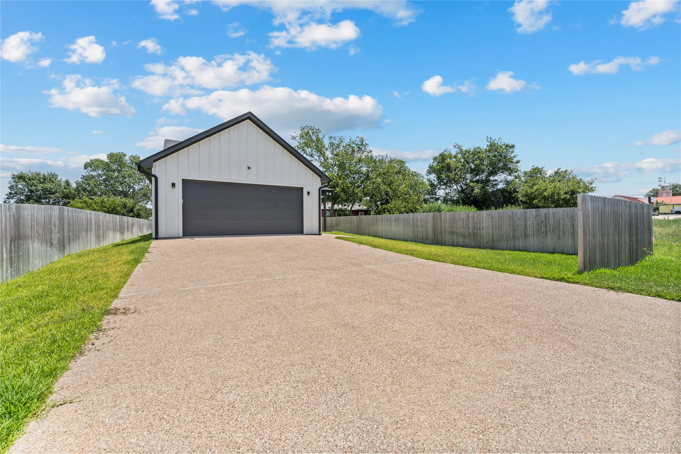 Single Family Residence For Sale in Mc Lennan County , 107 N Jena Street, Riesel, Texas 76682, 3 Bedroom, 2 Bathroom, Garage spaces, 1,805 Sqft, built in 2026, mls#21346187, Real Estate Agent in Riesel, Homes For Sale in Mc Lennan county, Homes For Sale in Riesel, Realtor in Riesel Texas, Real Estate Brokerage Independent Realty Texas, Luminita Cordes Realtor