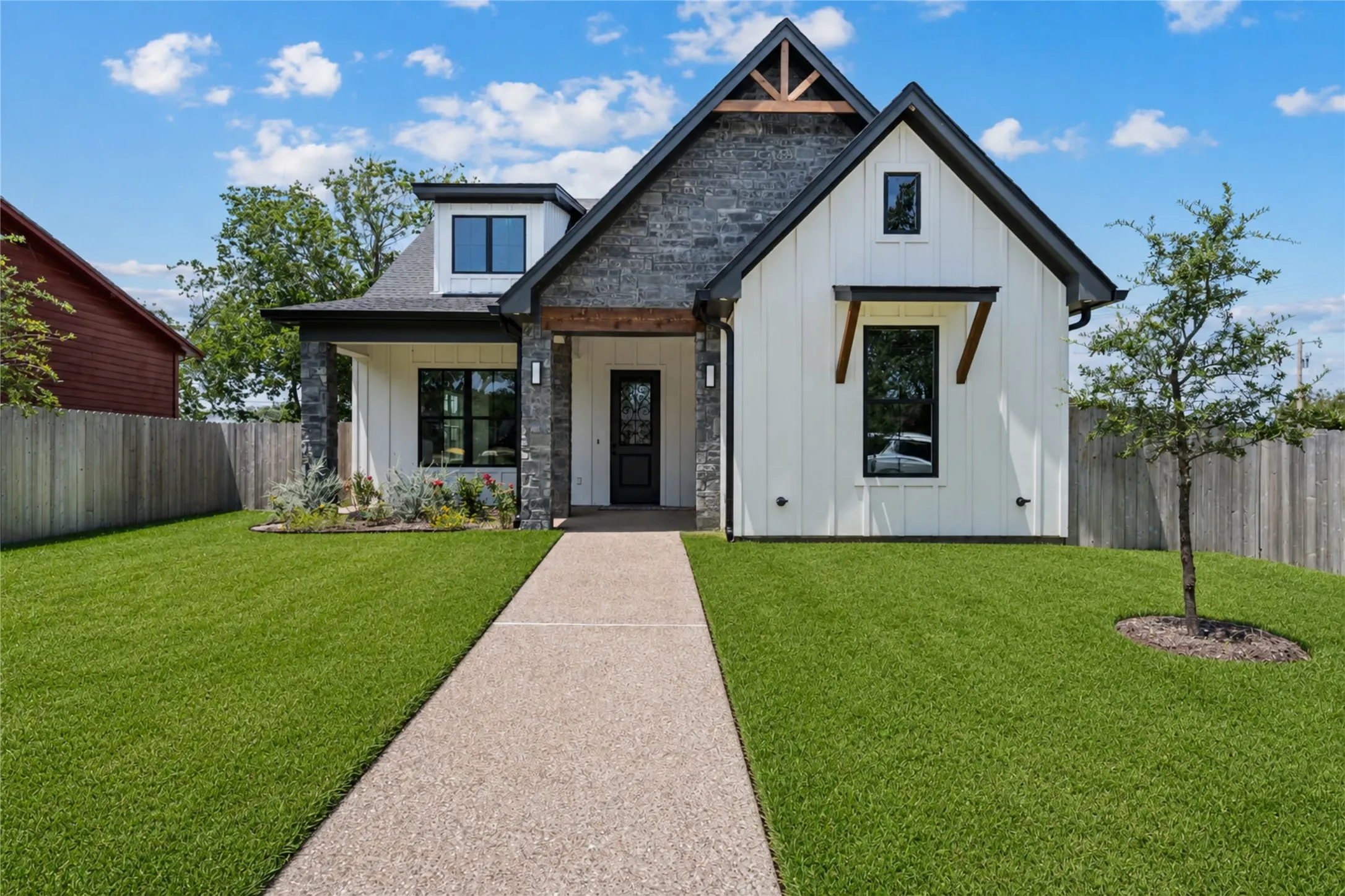 Single Family Residence For Sale in Mc Lennan County , 107 N Jena Street, Riesel, Texas 76682, 3 Bedroom, 2 Bathroom, Garage spaces, 1,805 Sqft, built in 2026, mls#21346187, Real Estate Agent in Riesel, Homes For Sale in Mc Lennan county, Homes For Sale in Riesel, Realtor in Riesel Texas, Real Estate Brokerage Independent Realty Texas, Luminita Cordes Realtor