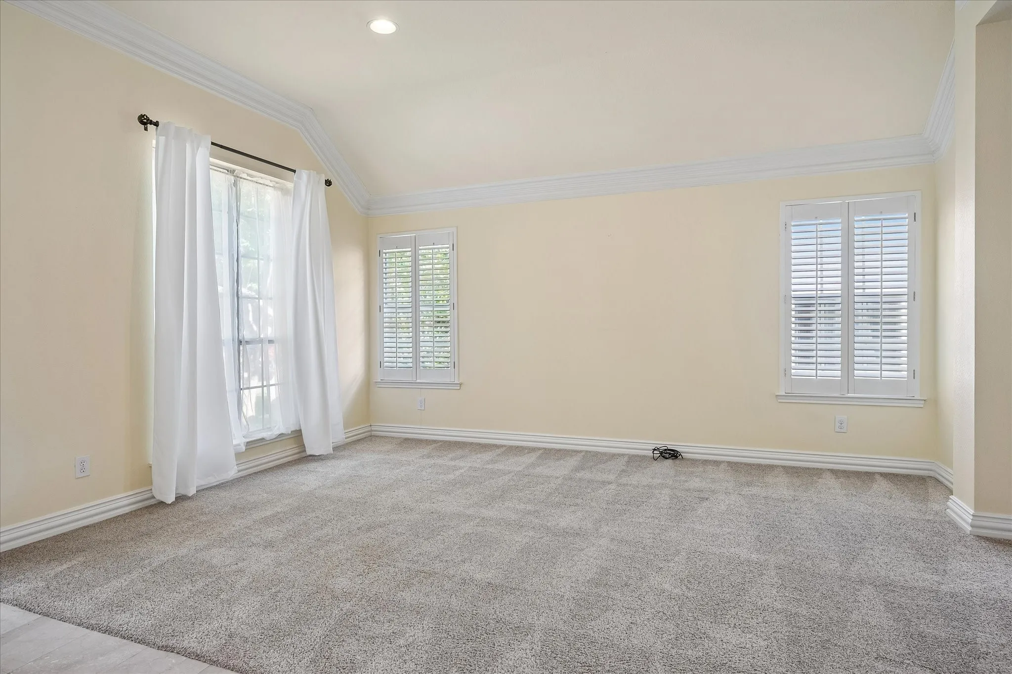 Single Family Residence For Sale in Dallas County , 7710 Sweetgum Drive, Irving, Texas 75063, 4 Bedroom, 3 Bathroom, 2 Garage spaces, 3,239 Sqft, built in 1991, mls#21345942, Real Estate Agent in Irving, Homes For Sale in Dallas county, Homes For Sale in Irving, Realtor in Irving Texas, Real Estate Brokerage Independent Realty Texas, Luminita Cordes Realtor