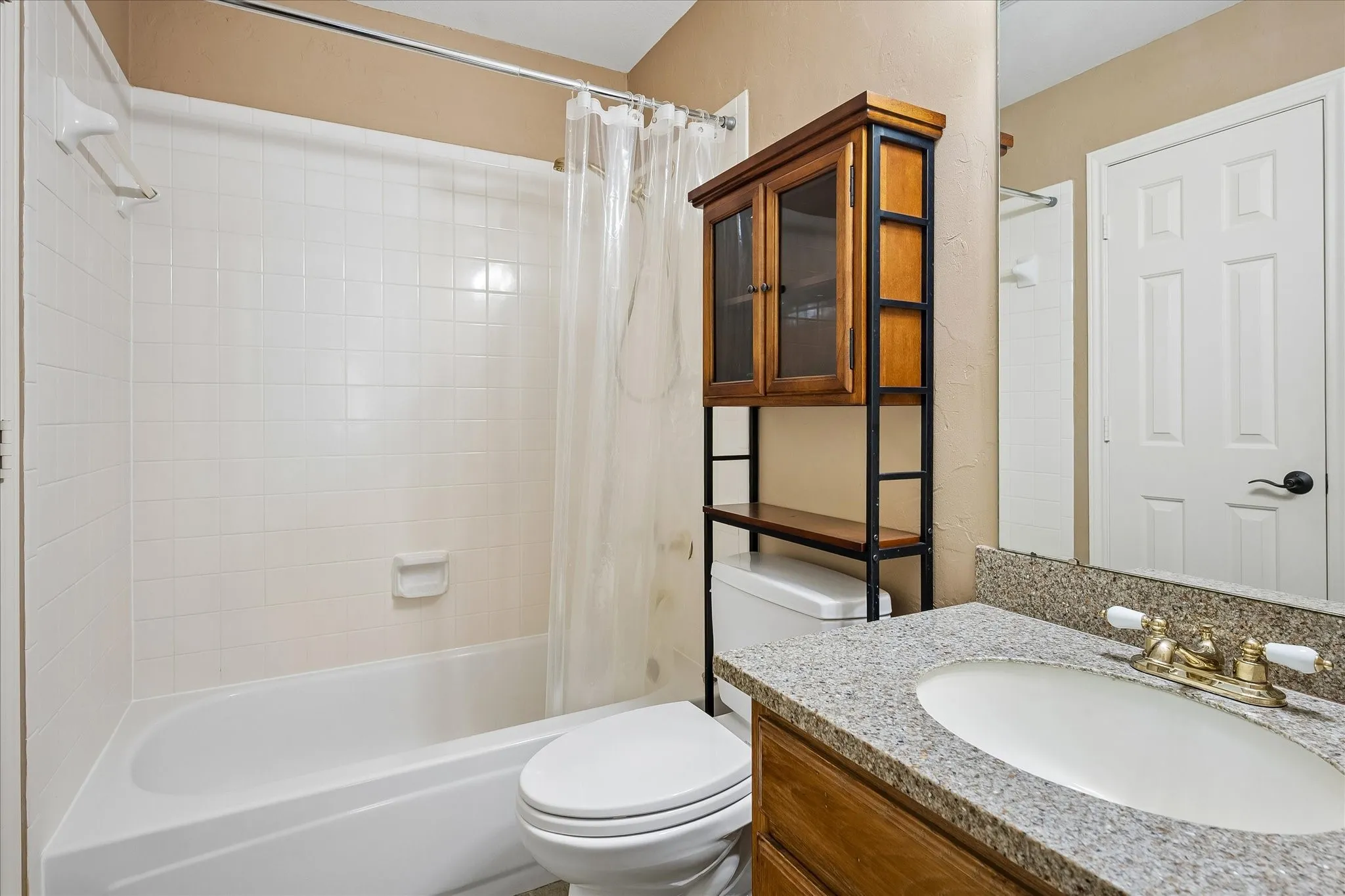 Single Family Residence For Sale in Dallas County , 7710 Sweetgum Drive, Irving, Texas 75063, 4 Bedroom, 3 Bathroom, 2 Garage spaces, 3,239 Sqft, built in 1991, mls#21345942, Real Estate Agent in Irving, Homes For Sale in Dallas county, Homes For Sale in Irving, Realtor in Irving Texas, Real Estate Brokerage Independent Realty Texas, Luminita Cordes Realtor