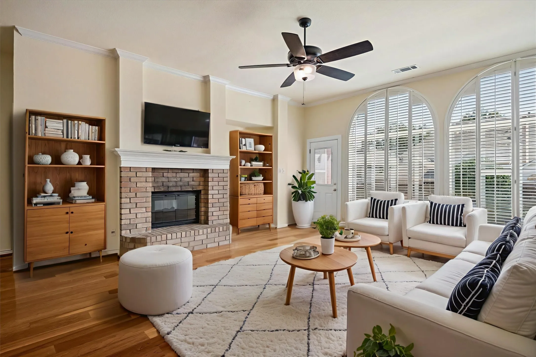 Single Family Residence For Sale in Dallas County , 7710 Sweetgum Drive, Irving, Texas 75063, 4 Bedroom, 3 Bathroom, 2 Garage spaces, 3,239 Sqft, built in 1991, mls#21345942, Real Estate Agent in Irving, Homes For Sale in Dallas county, Homes For Sale in Irving, Realtor in Irving Texas, Real Estate Brokerage Independent Realty Texas, Luminita Cordes Realtor