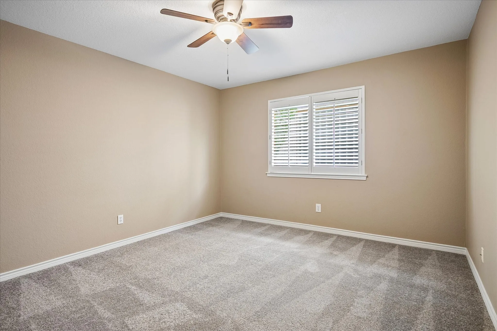 Single Family Residence For Sale in Dallas County , 7710 Sweetgum Drive, Irving, Texas 75063, 4 Bedroom, 3 Bathroom, 2 Garage spaces, 3,239 Sqft, built in 1991, mls#21345942, Real Estate Agent in Irving, Homes For Sale in Dallas county, Homes For Sale in Irving, Realtor in Irving Texas, Real Estate Brokerage Independent Realty Texas, Luminita Cordes Realtor