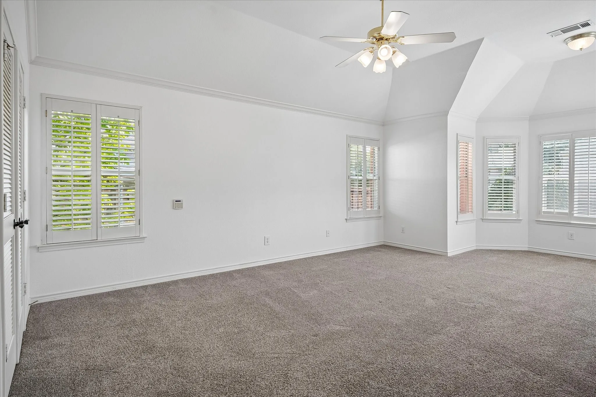 Single Family Residence For Sale in Dallas County , 7710 Sweetgum Drive, Irving, Texas 75063, 4 Bedroom, 3 Bathroom, 2 Garage spaces, 3,239 Sqft, built in 1991, mls#21345942, Real Estate Agent in Irving, Homes For Sale in Dallas county, Homes For Sale in Irving, Realtor in Irving Texas, Real Estate Brokerage Independent Realty Texas, Luminita Cordes Realtor