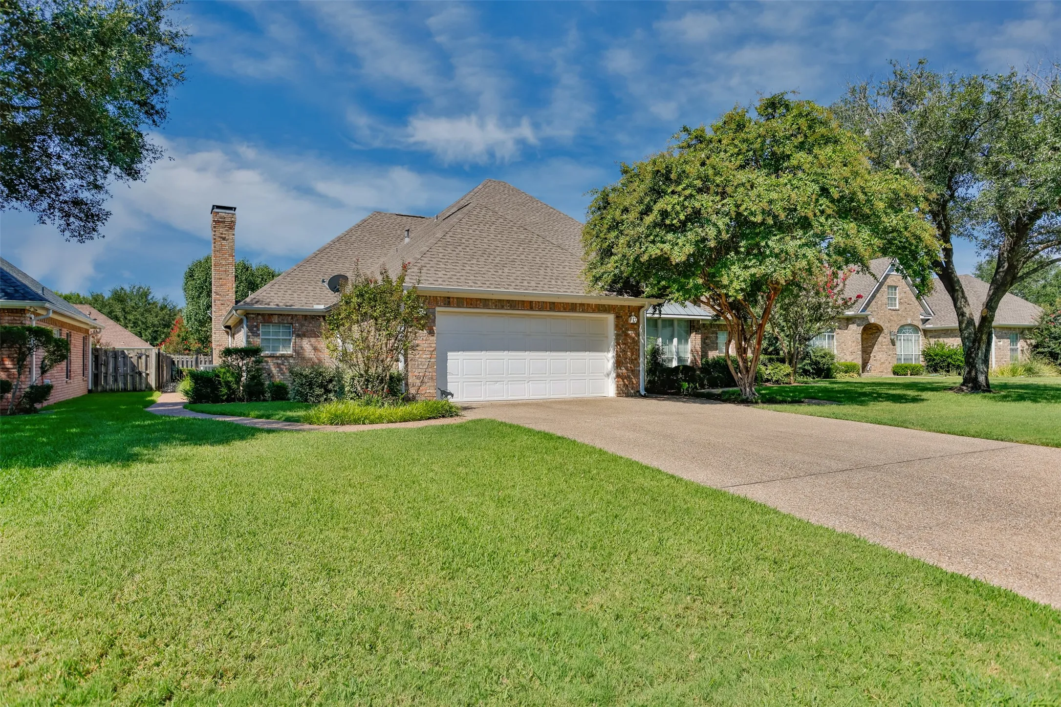 Single Family Residence For Sale in Cooke County , 913 Mesquite Street, Gainesville, Texas 76240, 4 Bedroom, 4 Bathroom, 2 Garage spaces, 3,492 Sqft, built in 1997, mls#21345064, Real Estate Agent in Gainesville, Homes For Sale in Cooke county, Homes For Sale in Gainesville, Realtor in Gainesville Texas, Real Estate Brokerage Independent Realty Texas, Luminita Cordes Realtor