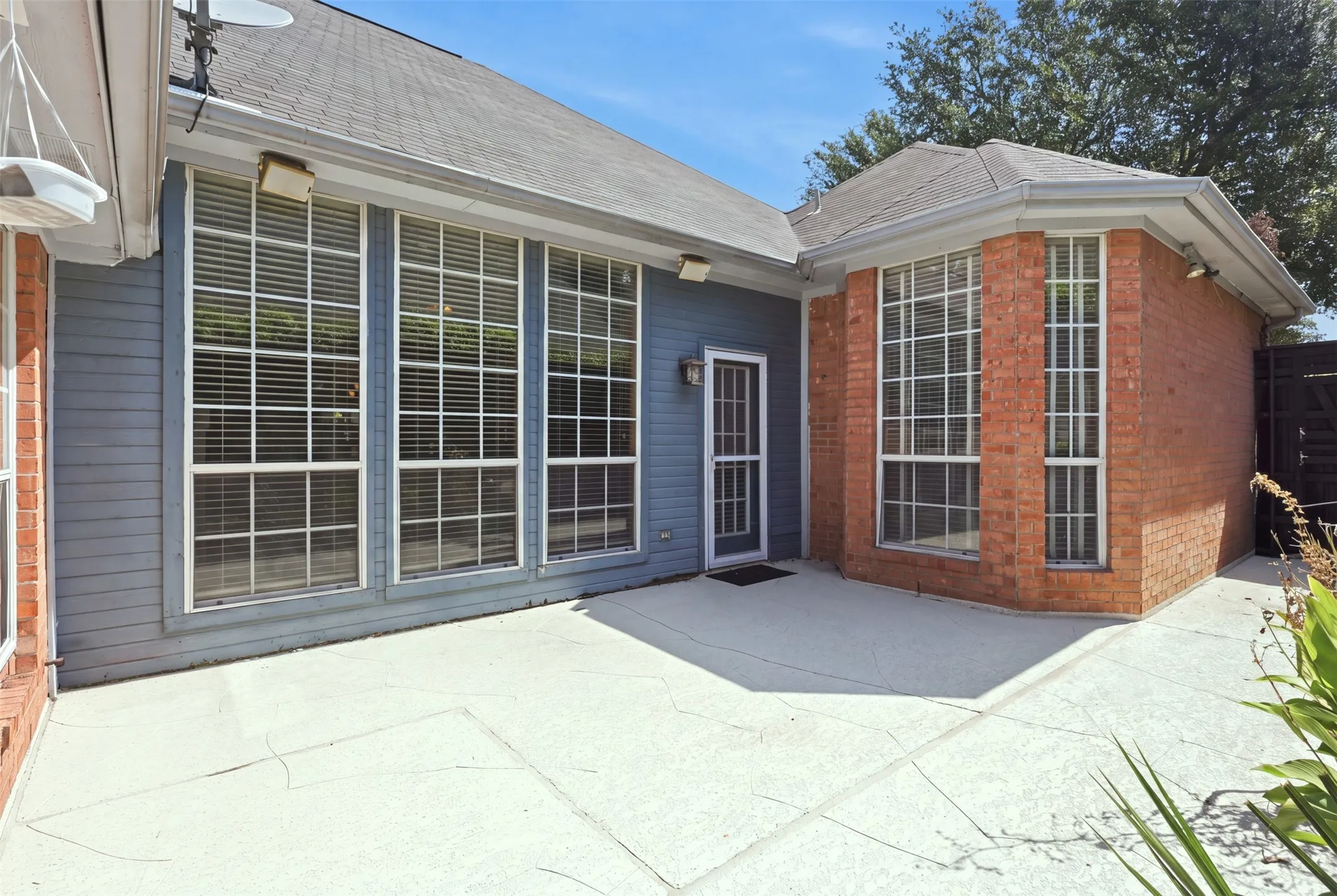 Single Family Residence For Sale in Collin County , 5205 Teddington Park Drive, Plano, Texas 75023, 4 Bedroom, 2 Bathroom, 2 Garage spaces, 2,397 Sqft, built in 1995, mls#21338261, Real Estate Agent in Plano, Homes For Sale in Collin county, Homes For Sale in Plano, Realtor in Plano Texas, Real Estate Brokerage Independent Realty Texas, Luminita Cordes Realtor