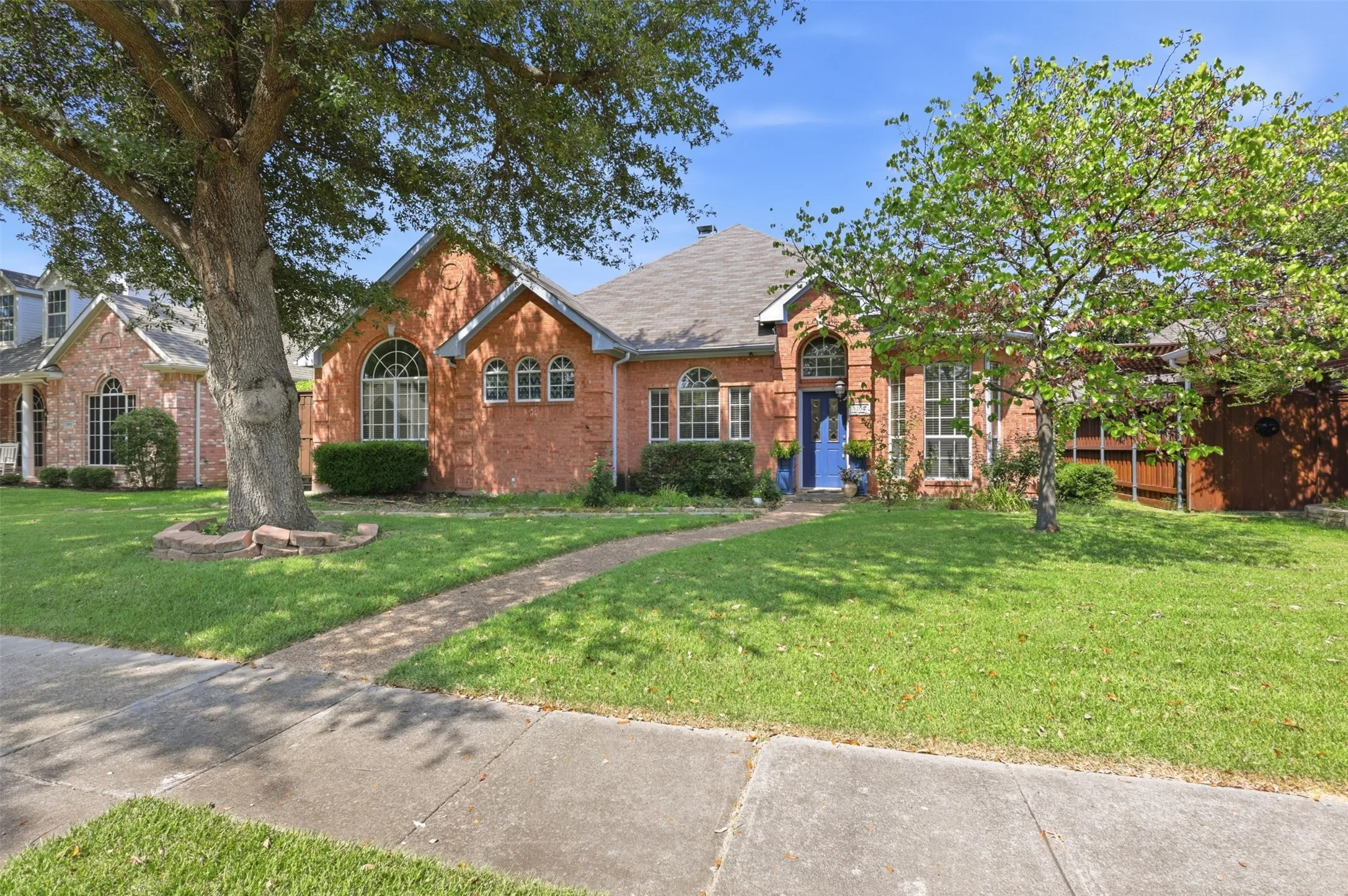 Single Family Residence For Sale in Collin County , 5205 Teddington Park Drive, Plano, Texas 75023, 4 Bedroom, 2 Bathroom, 2 Garage spaces, 2,397 Sqft, built in 1995, mls#21338261, Real Estate Agent in Plano, Homes For Sale in Collin county, Homes For Sale in Plano, Realtor in Plano Texas, Real Estate Brokerage Independent Realty Texas, Luminita Cordes Realtor