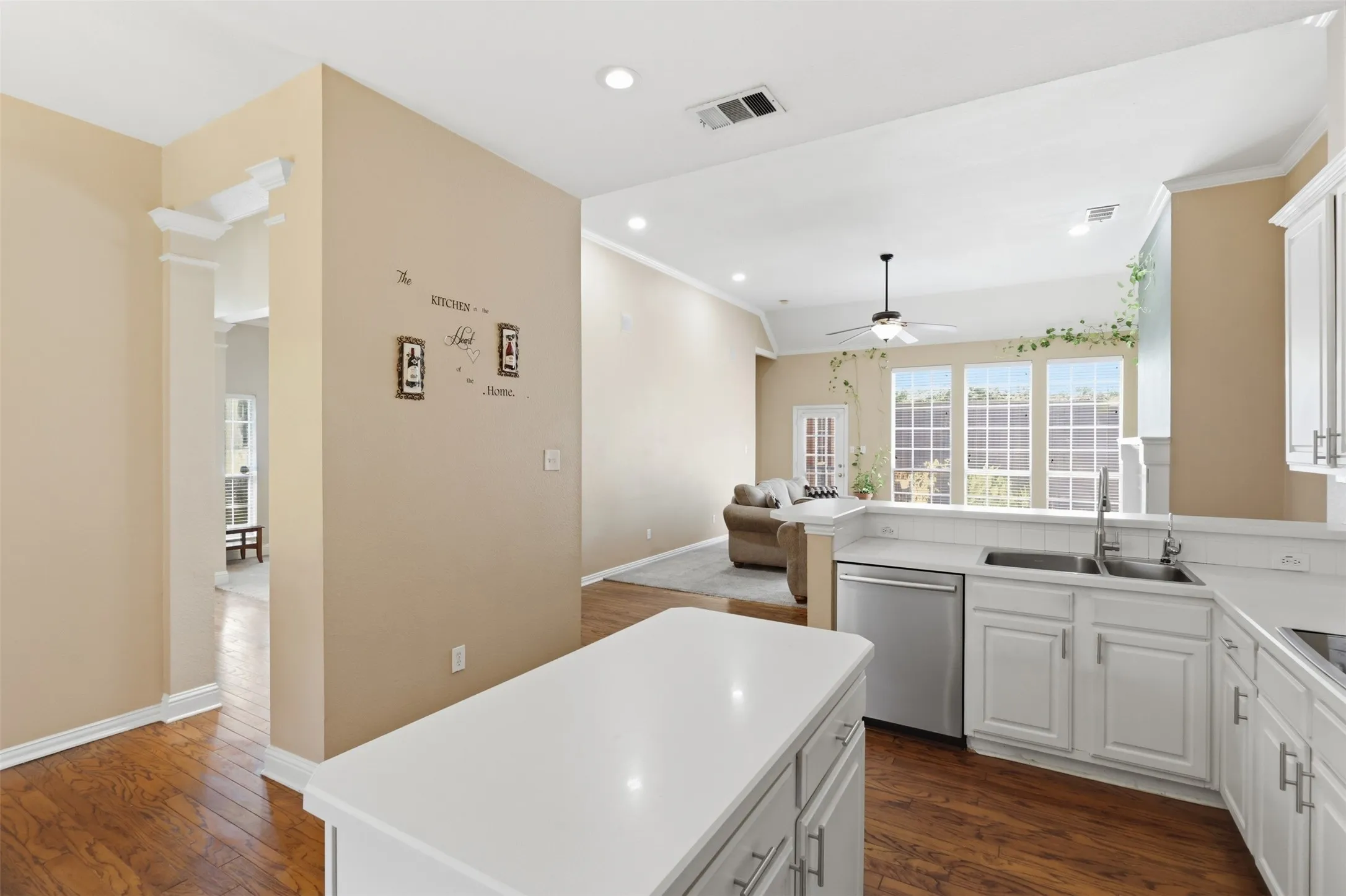 Single Family Residence For Sale in Collin County , 5205 Teddington Park Drive, Plano, Texas 75023, 4 Bedroom, 2 Bathroom, 2 Garage spaces, 2,397 Sqft, built in 1995, mls#21338261, Real Estate Agent in Plano, Homes For Sale in Collin county, Homes For Sale in Plano, Realtor in Plano Texas, Real Estate Brokerage Independent Realty Texas, Luminita Cordes Realtor