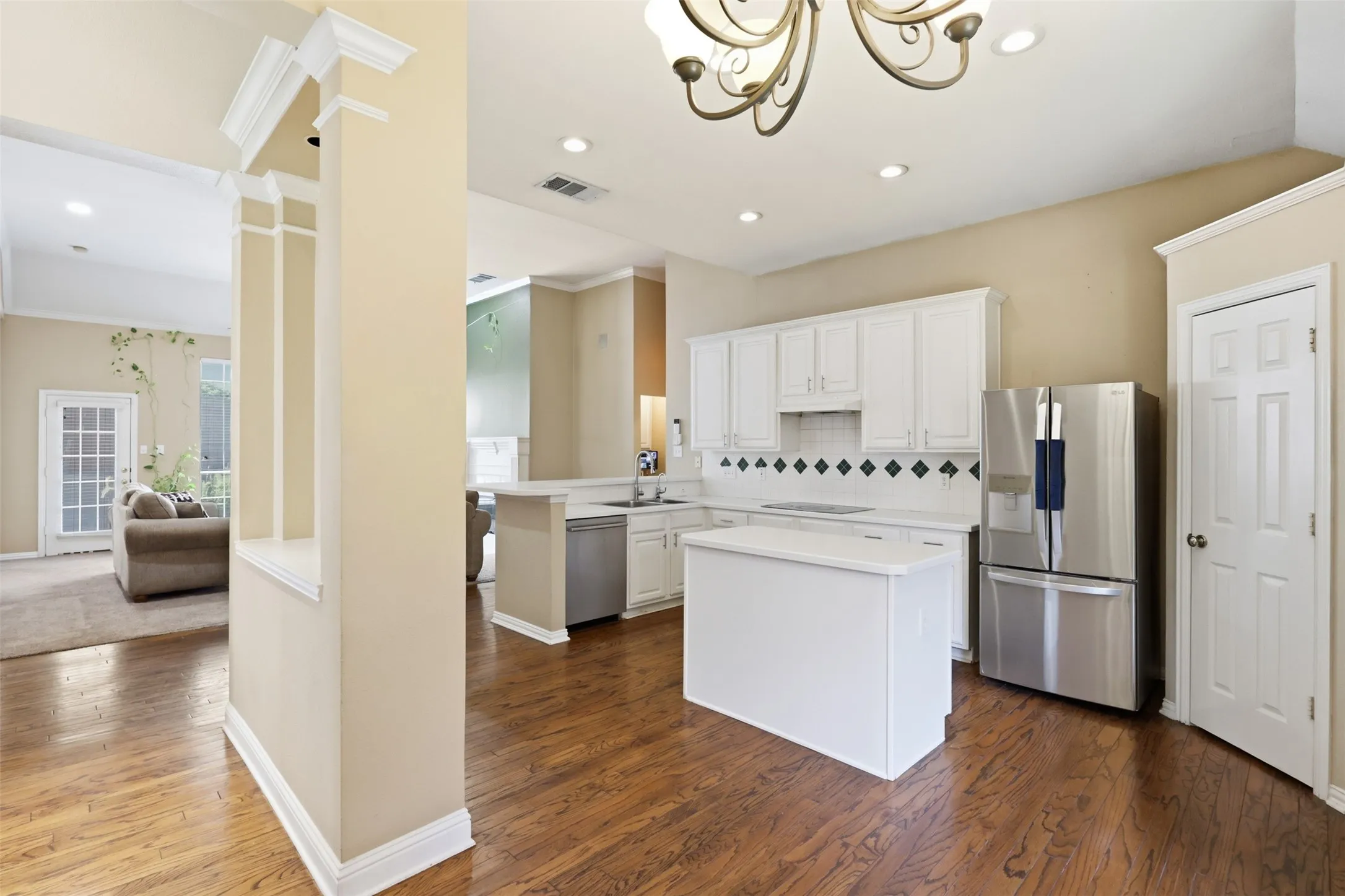 Single Family Residence For Sale in Collin County , 5205 Teddington Park Drive, Plano, Texas 75023, 4 Bedroom, 2 Bathroom, 2 Garage spaces, 2,397 Sqft, built in 1995, mls#21338261, Real Estate Agent in Plano, Homes For Sale in Collin county, Homes For Sale in Plano, Realtor in Plano Texas, Real Estate Brokerage Independent Realty Texas, Luminita Cordes Realtor