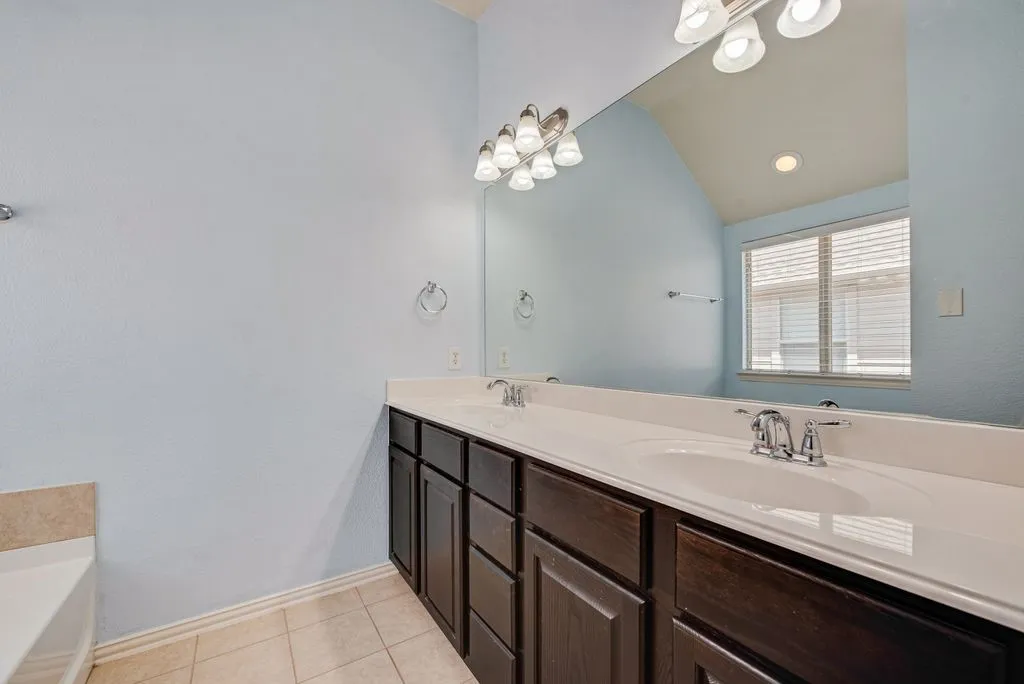 Single Family Residence For Rent in Collin County , 10516 Bolivar Drive, Mc Kinney, Texas 75072, 4 Bedroom, 3 Bathroom, 2 Garage spaces, 2,746 Sqft, built in 2009, mls#21347328, Real Estate Agent in Mc Kinney, Homes For Rent in Collin county, Homes For Rent in Mc Kinney, Realtor in Mc Kinney Texas, Real Estate Brokerage Independent Realty Texas, Luminita Cordes Realtor
