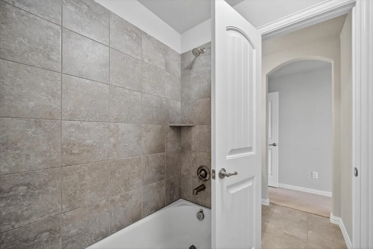 Single Family Residence For Sale in Collin County , 4250 Salado Creek Way, Celina, Texas 75078, 5 Bedroom, 5 Bathroom, 2 Garage spaces, 4,080 Sqft, built in 2016, mls#21347308, Real Estate Agent in Celina, Homes For Sale in Collin county, Homes For Sale in Celina, Realtor in Celina Texas, Real Estate Brokerage Independent Realty Texas, Luminita Cordes Realtor
