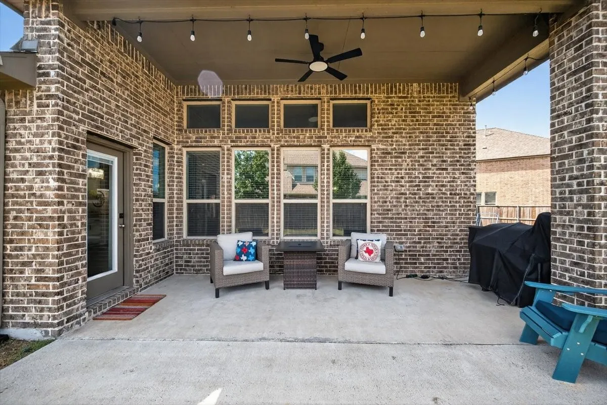 Single Family Residence For Sale in Collin County , 4250 Salado Creek Way, Celina, Texas 75078, 5 Bedroom, 5 Bathroom, 2 Garage spaces, 4,080 Sqft, built in 2016, mls#21347308, Real Estate Agent in Celina, Homes For Sale in Collin county, Homes For Sale in Celina, Realtor in Celina Texas, Real Estate Brokerage Independent Realty Texas, Luminita Cordes Realtor