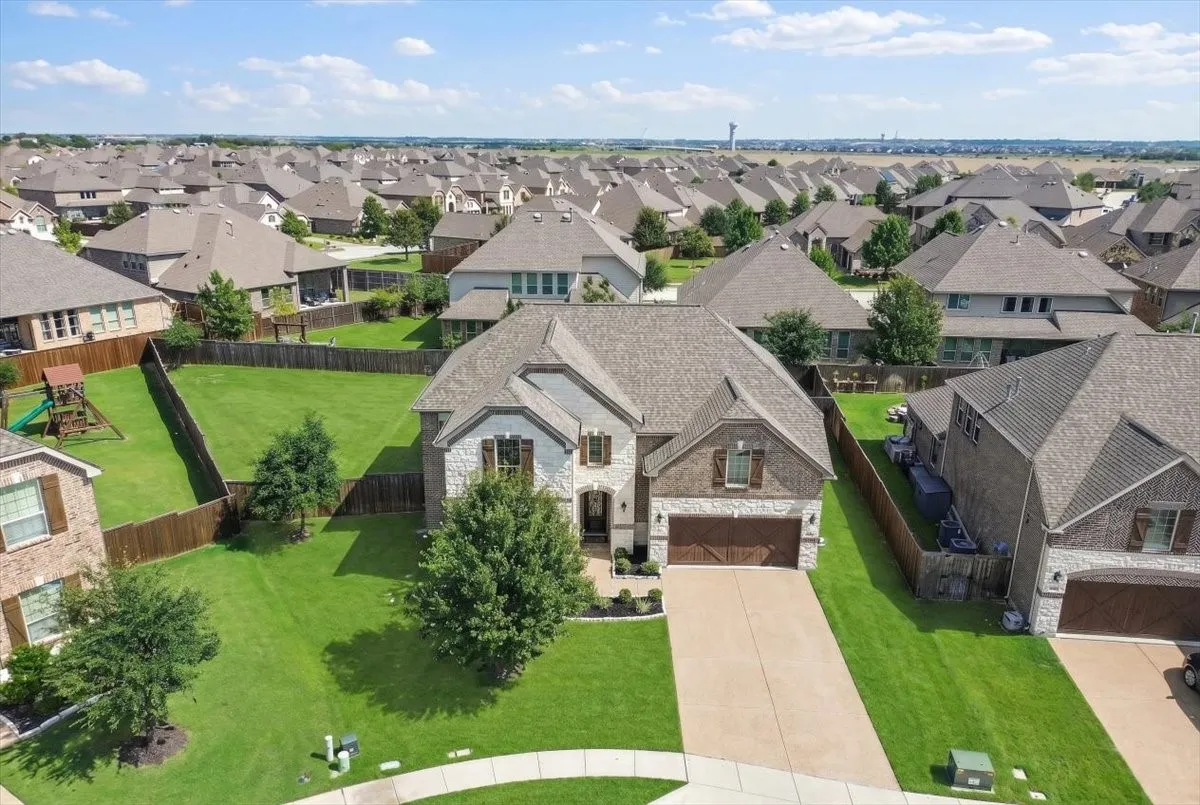 Single Family Residence For Sale in Collin County , 4250 Salado Creek Way, Celina, Texas 75078, 5 Bedroom, 5 Bathroom, 2 Garage spaces, 4,080 Sqft, built in 2016, mls#21347308, Real Estate Agent in Celina, Homes For Sale in Collin county, Homes For Sale in Celina, Realtor in Celina Texas, Real Estate Brokerage Independent Realty Texas, Luminita Cordes Realtor