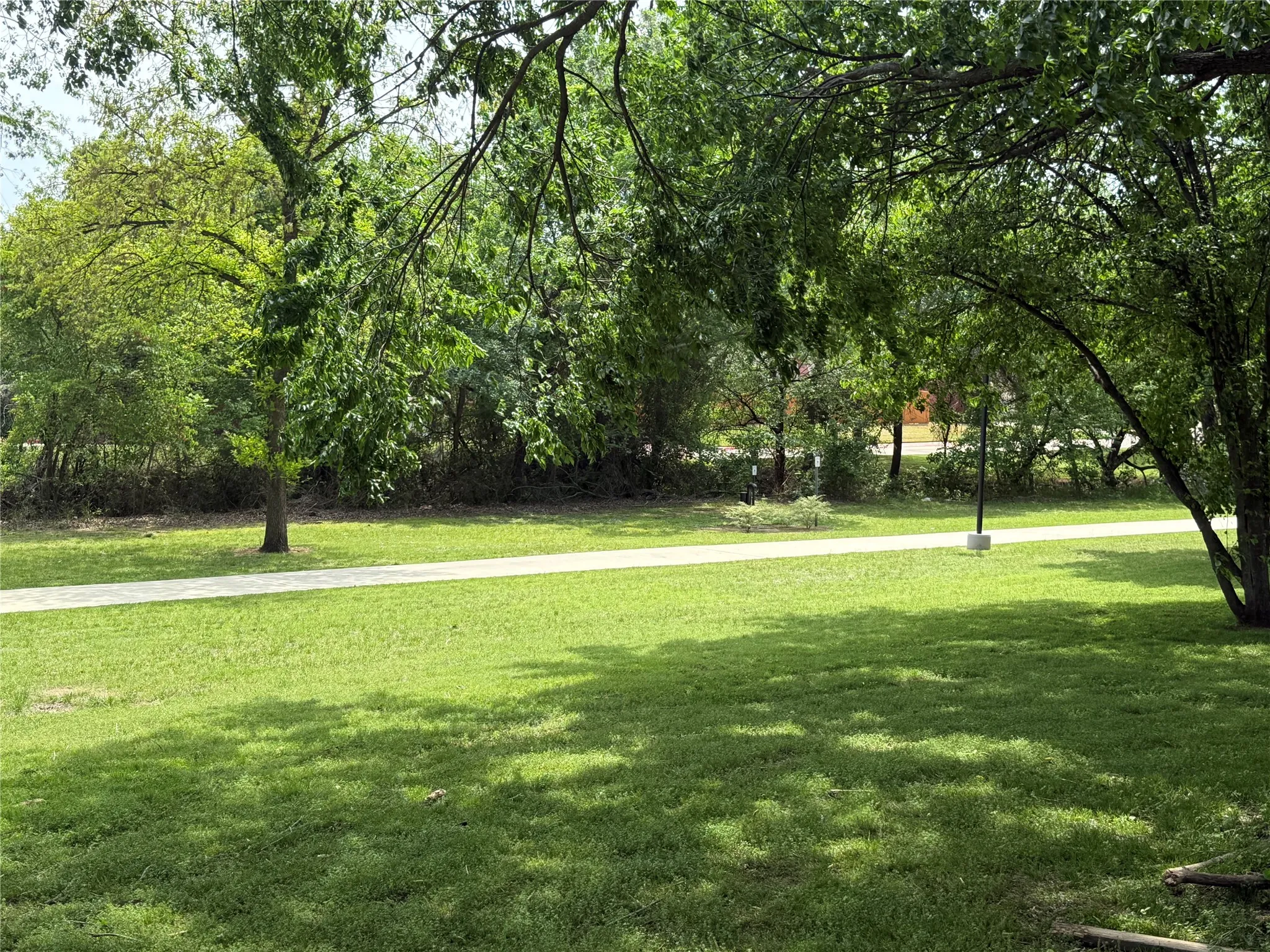 Duplex For Rent in Tarrant County , 216 E Denton Drive, Euless, Texas 76039, 3 Bedroom, 2 Bathroom, Garage spaces, 1,244 Sqft, built in 1982, Price $1,900, mls#21347356, Real Estate Agent in Euless, Homes For Rent in Tarrant county, Homes For Rent in Euless, Realtor in Euless Texas, Real Estate Brokerage Independent Realty Texas, Luminita Cordes Realtor