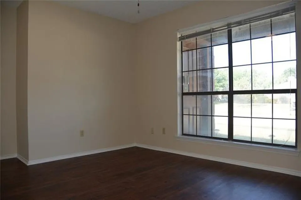 Duplex For Rent in Tarrant County , 216 E Denton Drive, Euless, Texas 76039, 3 Bedroom, 2 Bathroom, Garage spaces, 1,244 Sqft, built in 1982, Price $1,900, mls#21347356, Real Estate Agent in Euless, Homes For Rent in Tarrant county, Homes For Rent in Euless, Realtor in Euless Texas, Real Estate Brokerage Independent Realty Texas, Luminita Cordes Realtor