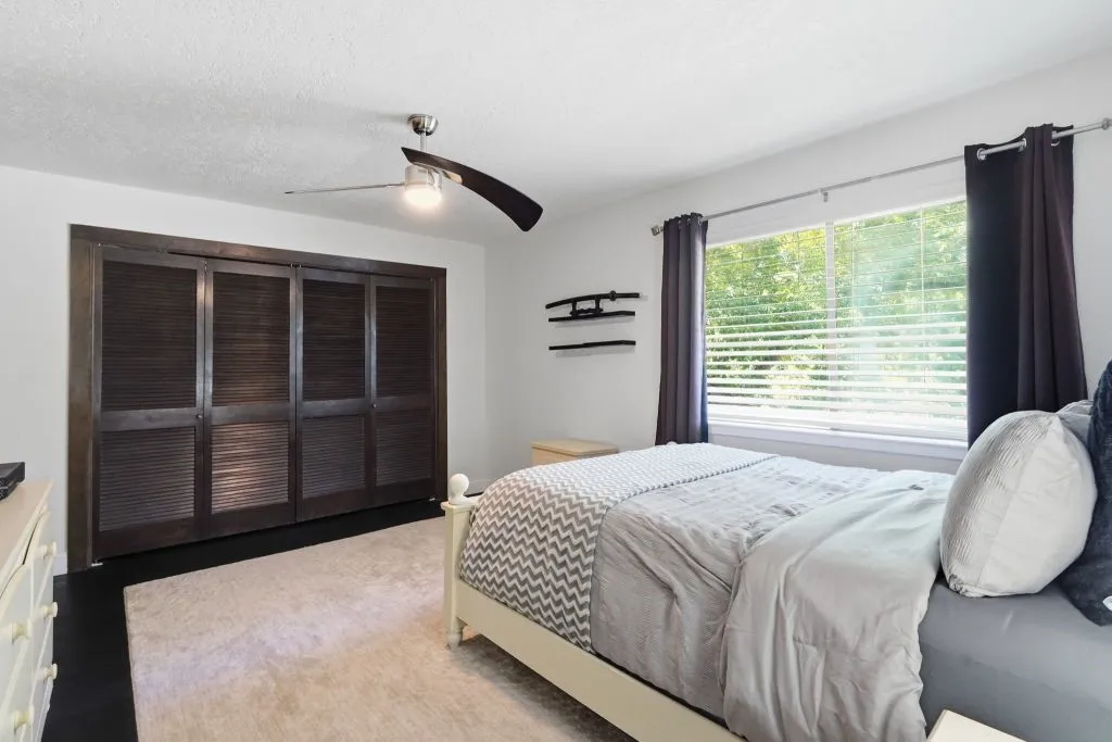 Single Family Residence For Sale in Tarrant County , 408 Arcadia Street, Hurst, Texas 76053, 3 Bedroom, 4 Bathroom, 3 Garage spaces, 3,911 Sqft, built in 1976, mls#21347334, Real Estate Agent in Hurst, Homes For Sale in Tarrant county, Homes For Sale in Hurst, Realtor in Hurst Texas, Real Estate Brokerage Independent Realty Texas, Luminita Cordes Realtor